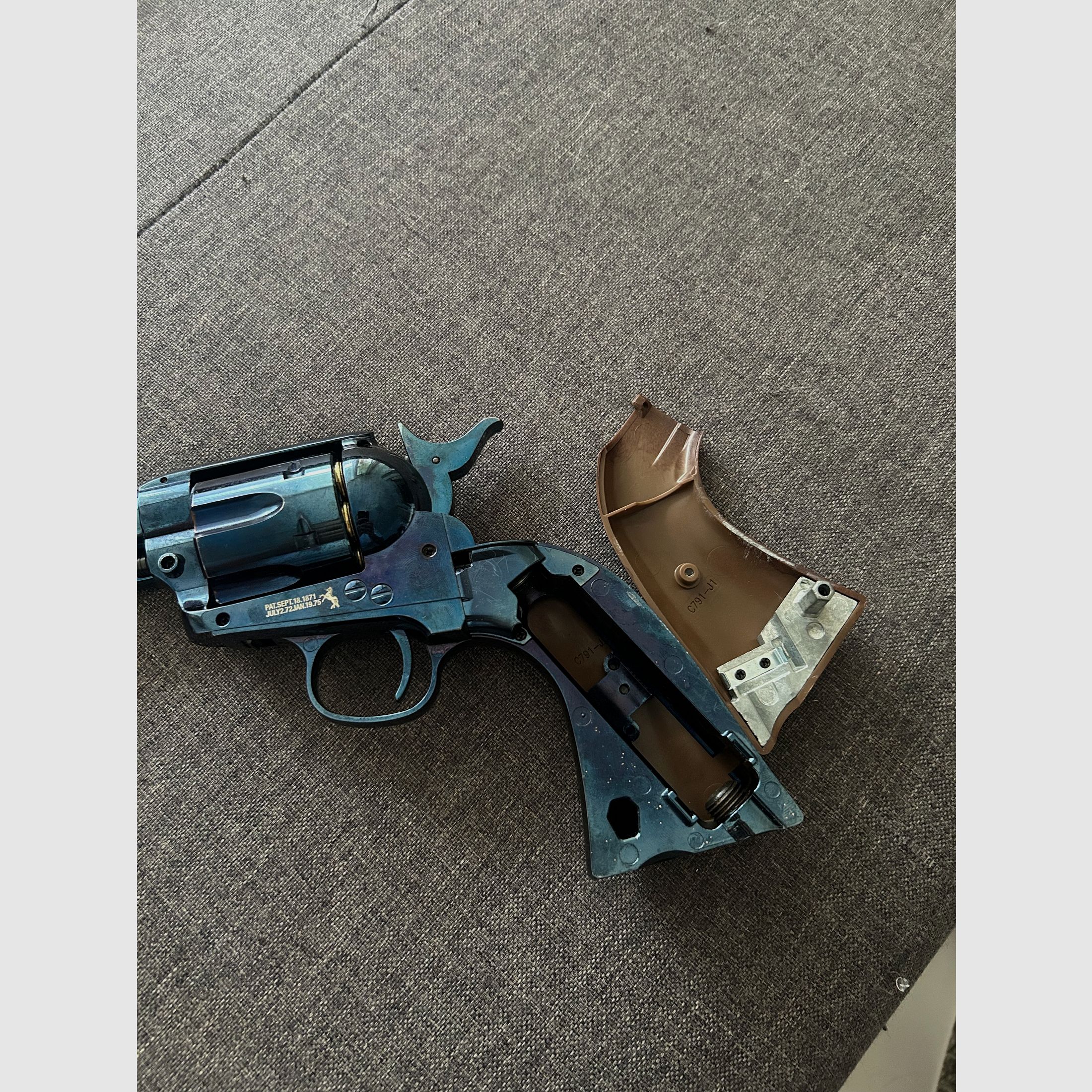 Colt Single Action Army® 45 blue Co2-Revolver Kaliber 4,5 mm BB (P18)