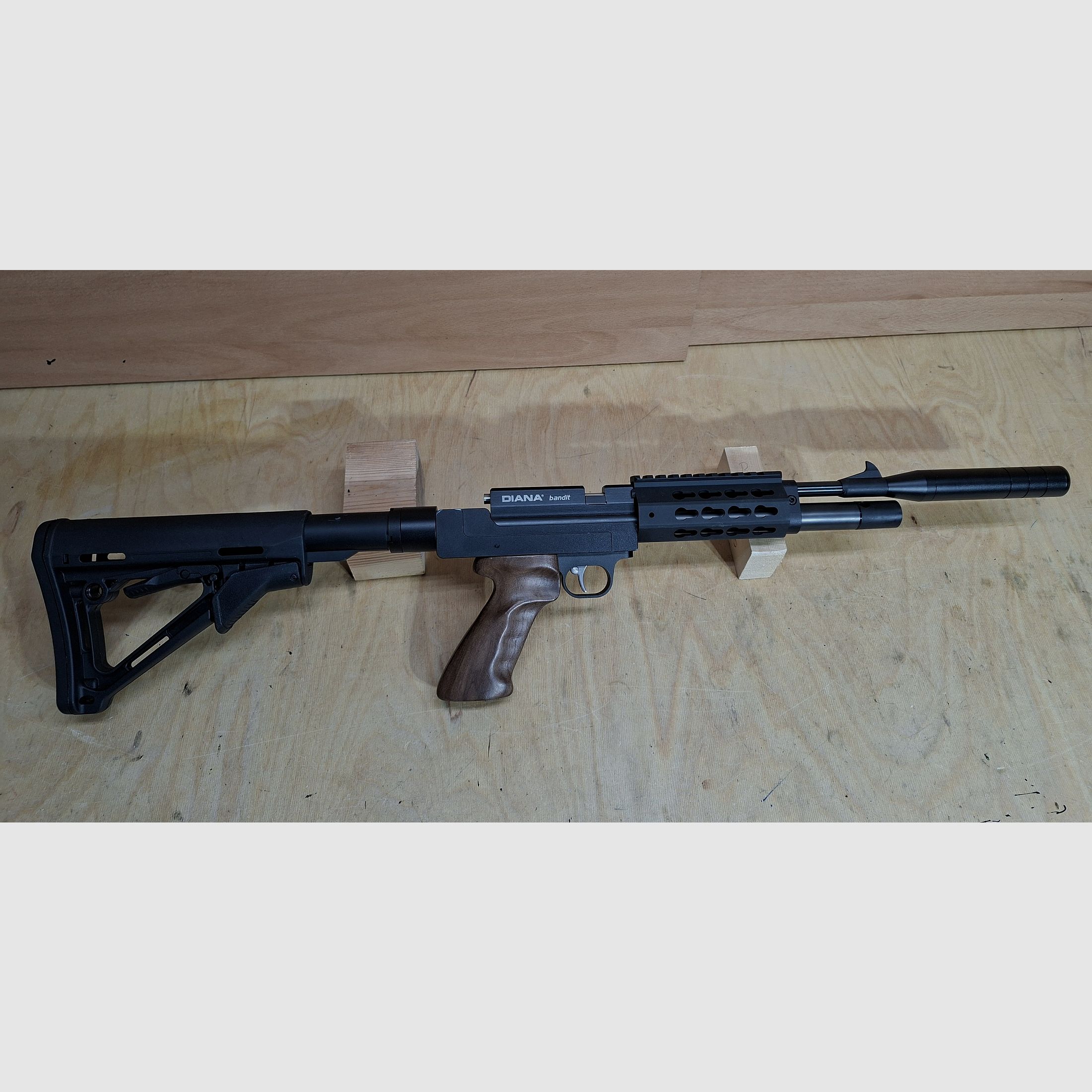 Diana Bandit Gen II Pressluftpistole mit Taktischem Body Kit AR 15