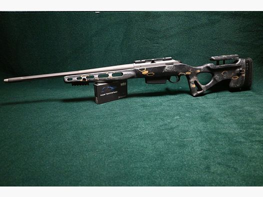 Tikka Roughtech dans la crosse de fusil allemande