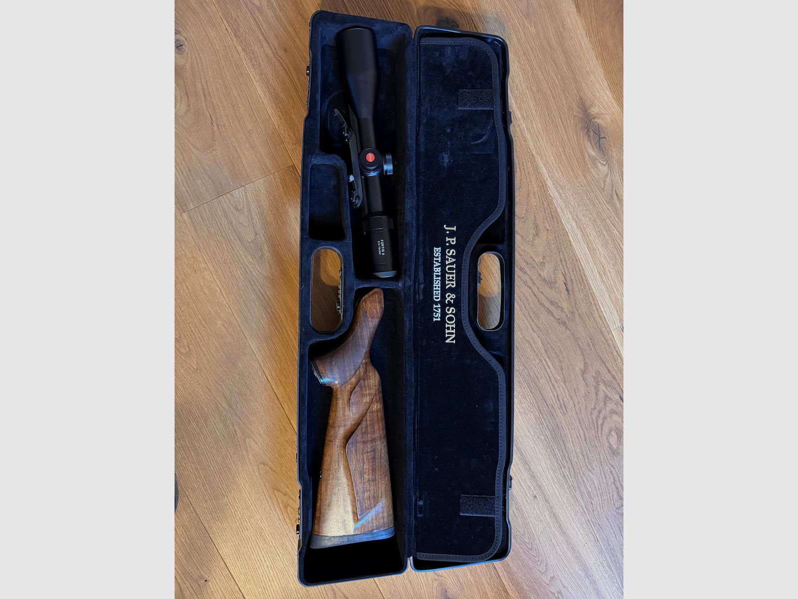 Sauer 404 .308 Win, steel system, with Leica Fortis 6, 2nd stock pair and extensive accessories - as good as new