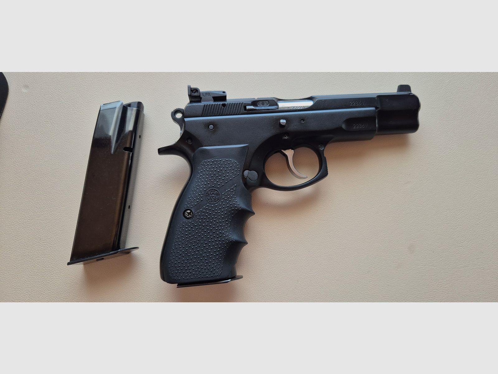CZ 75 B 9mm con 2 cargadores