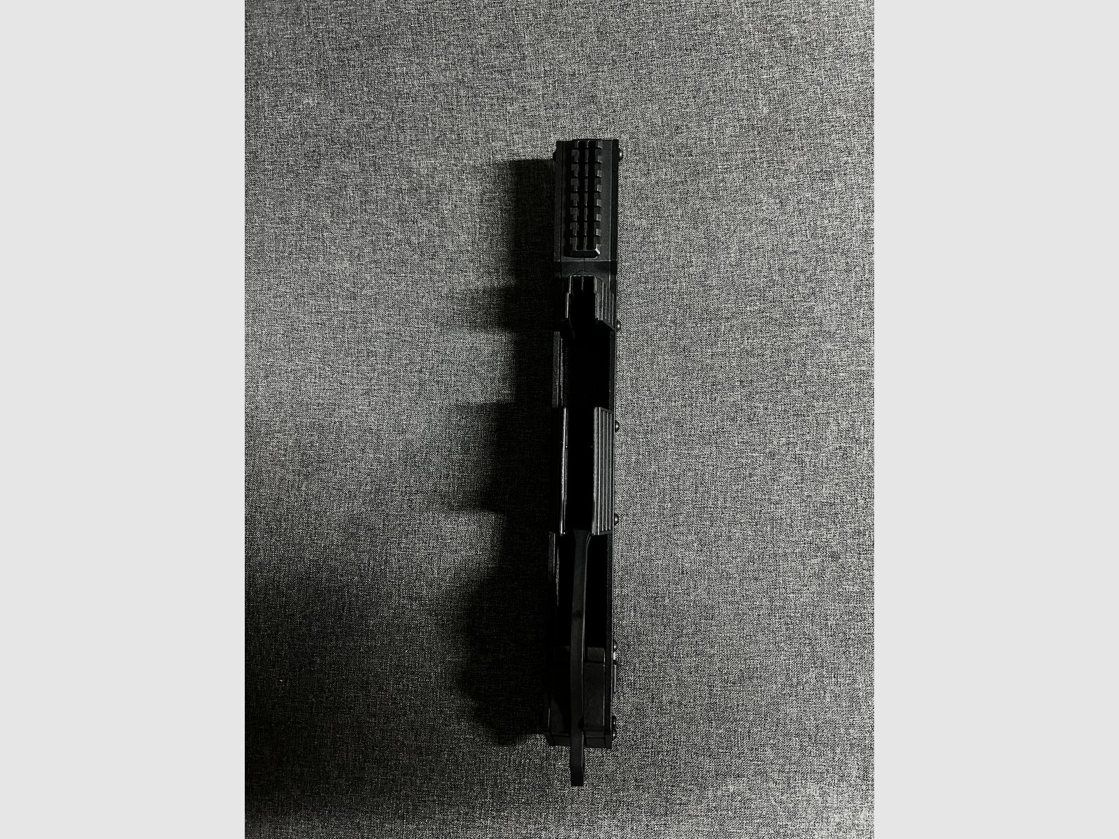 Adder 18 round magazine, imagen 2 de 2