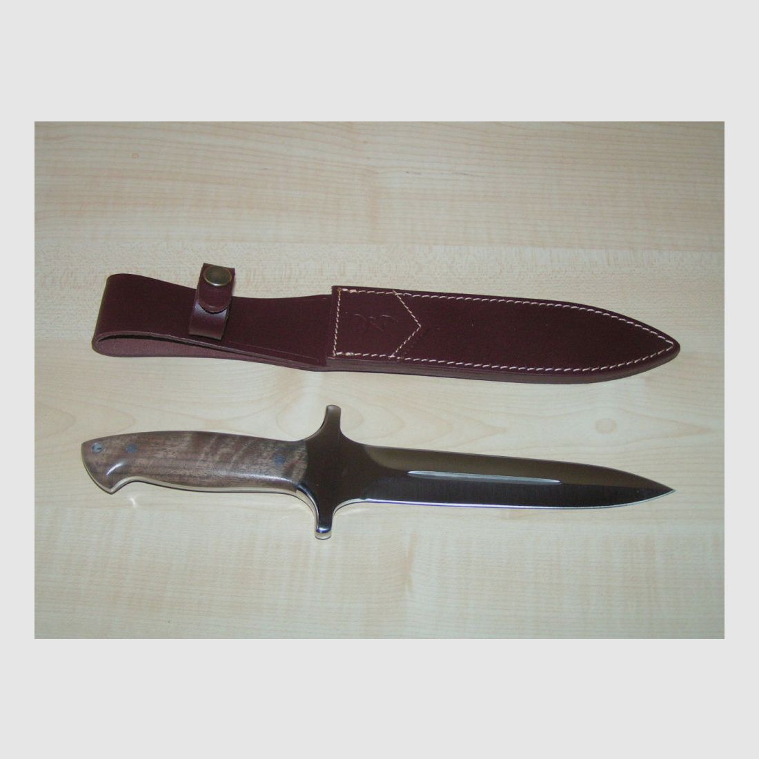 Browning	 Walnutwood Dolch