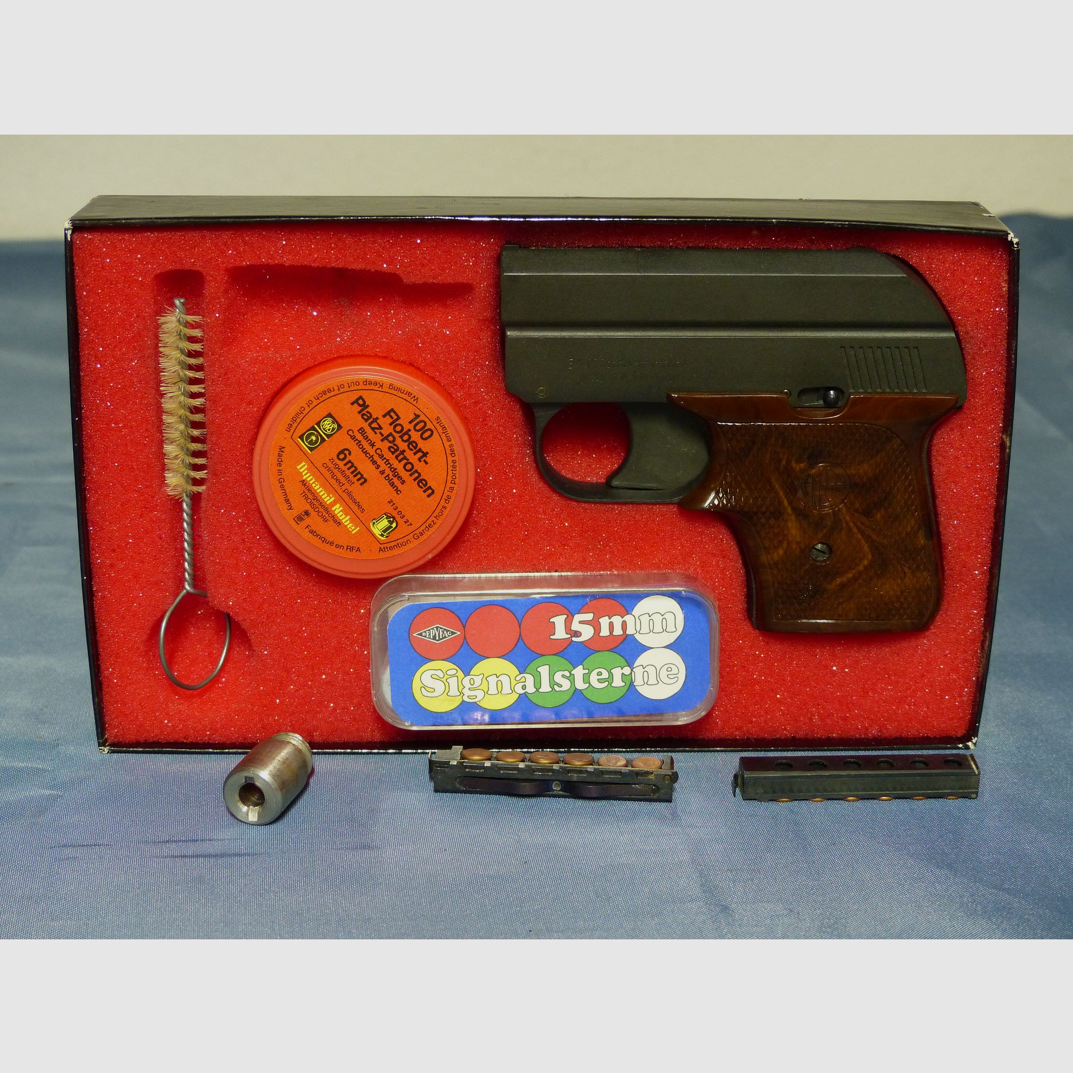 Schreckschuss Gas Pistole EM-GE 63 Cal. 6 mm Knall PTB 6 OVP 3 Magazine vintage