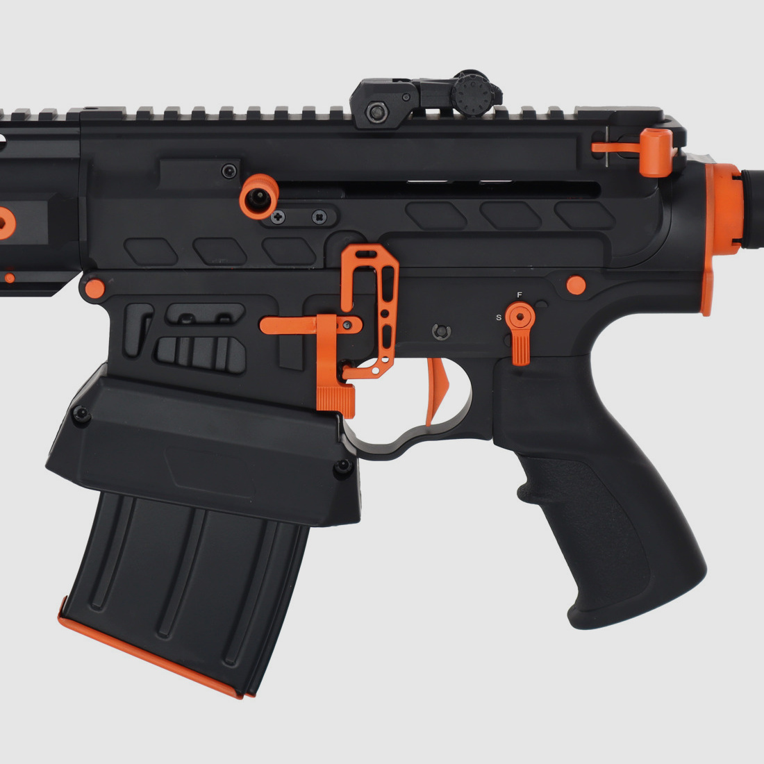 Huglu XR-8 Pro negro / naranja