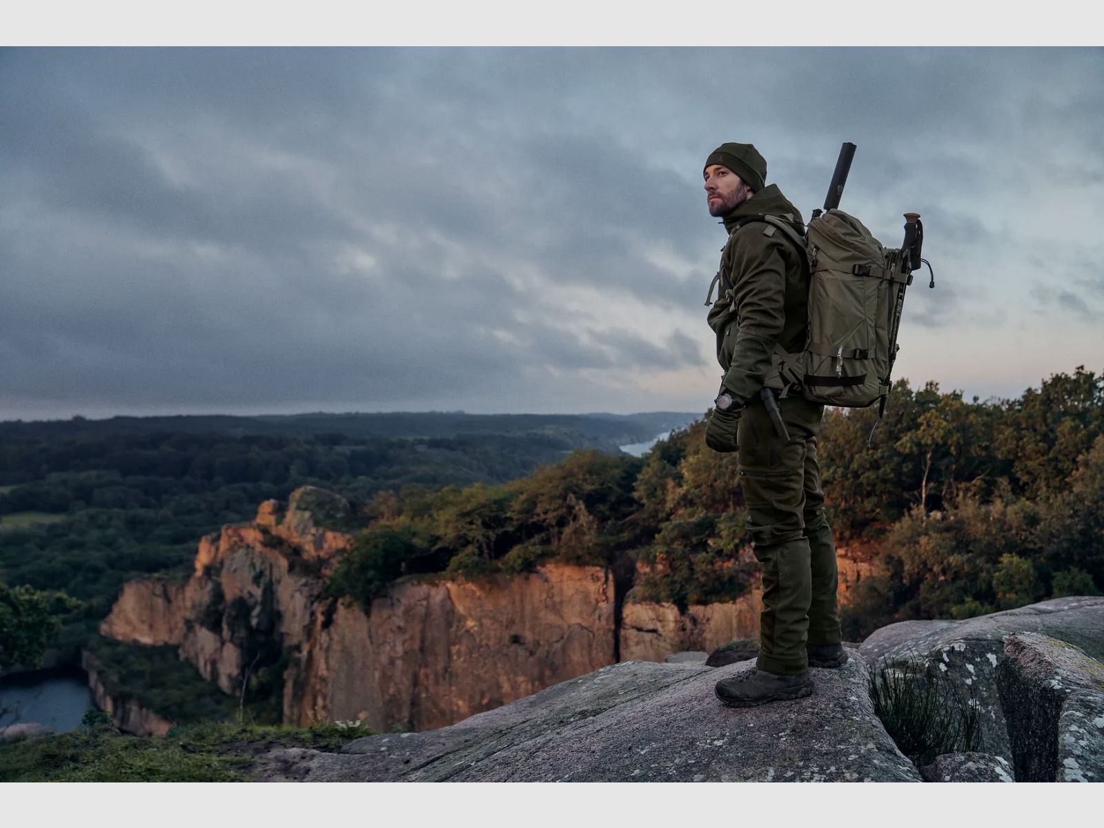 In Kombination mit der Hawker Shell II Hose profitieren Sie von einem äußerst vielseitigen Shell-Set, das für alle Jagdformen geeignet ist, bei denen Sie eins mit der Natur werden und so nah wie möglich an das Wild herankommen wollen. | Seeland