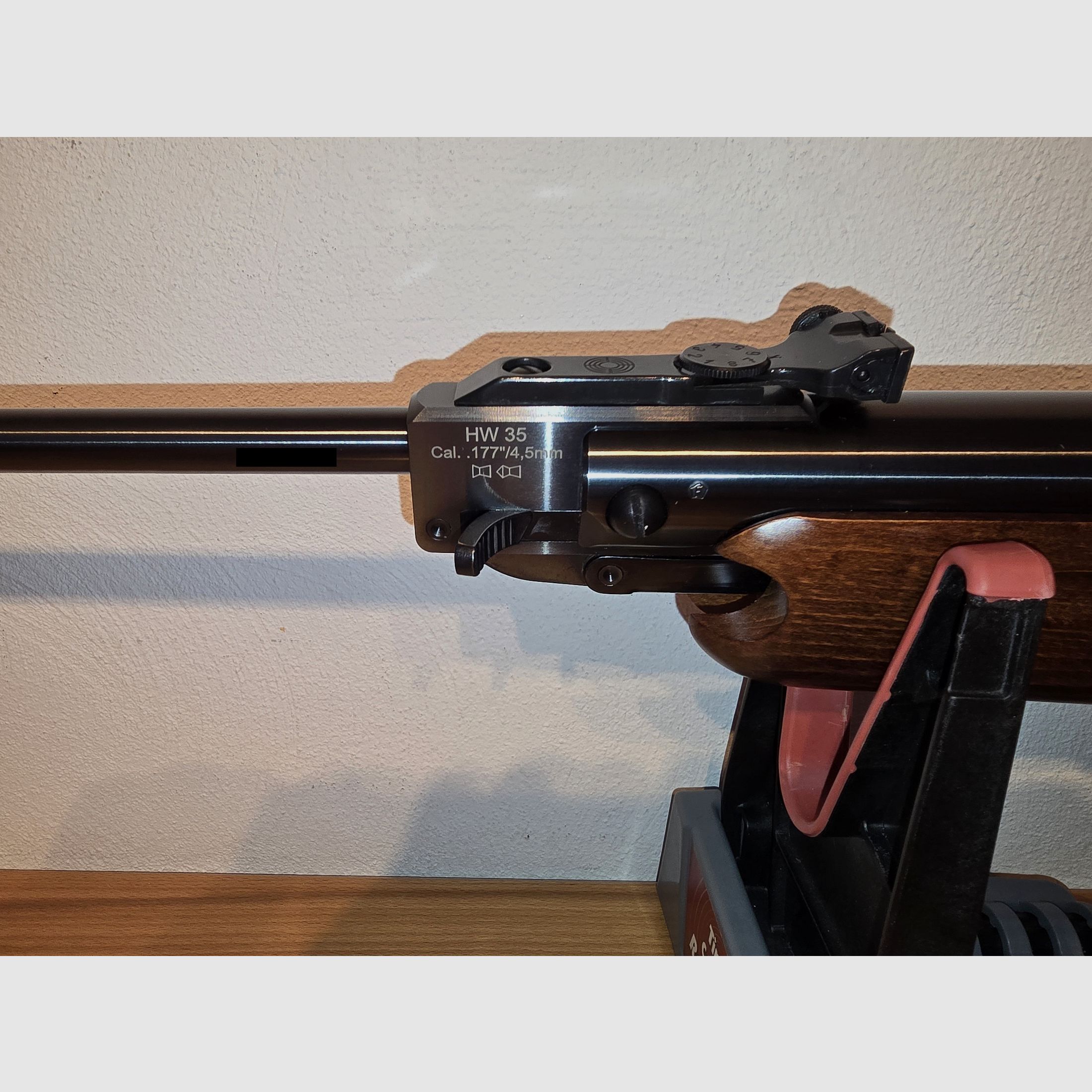 Carabina de aire Weihrauch HW 35 con mira abierta en calibre 4,5 mm