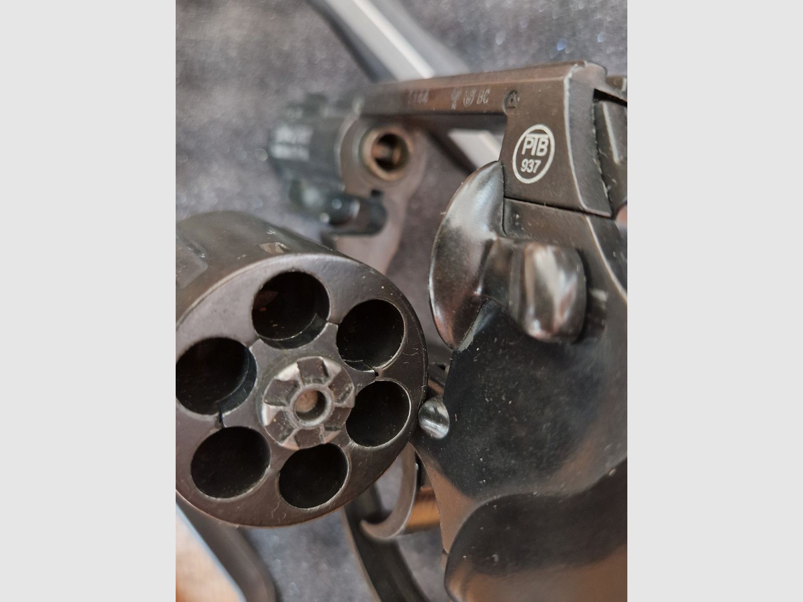 Record Chief 2 inch cal. 9mm R. Knall