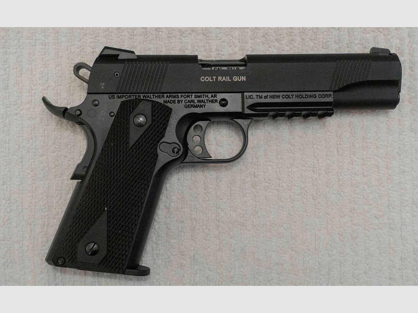 Pistole Colt 1911 Rail Gun Government Modell 22lfB