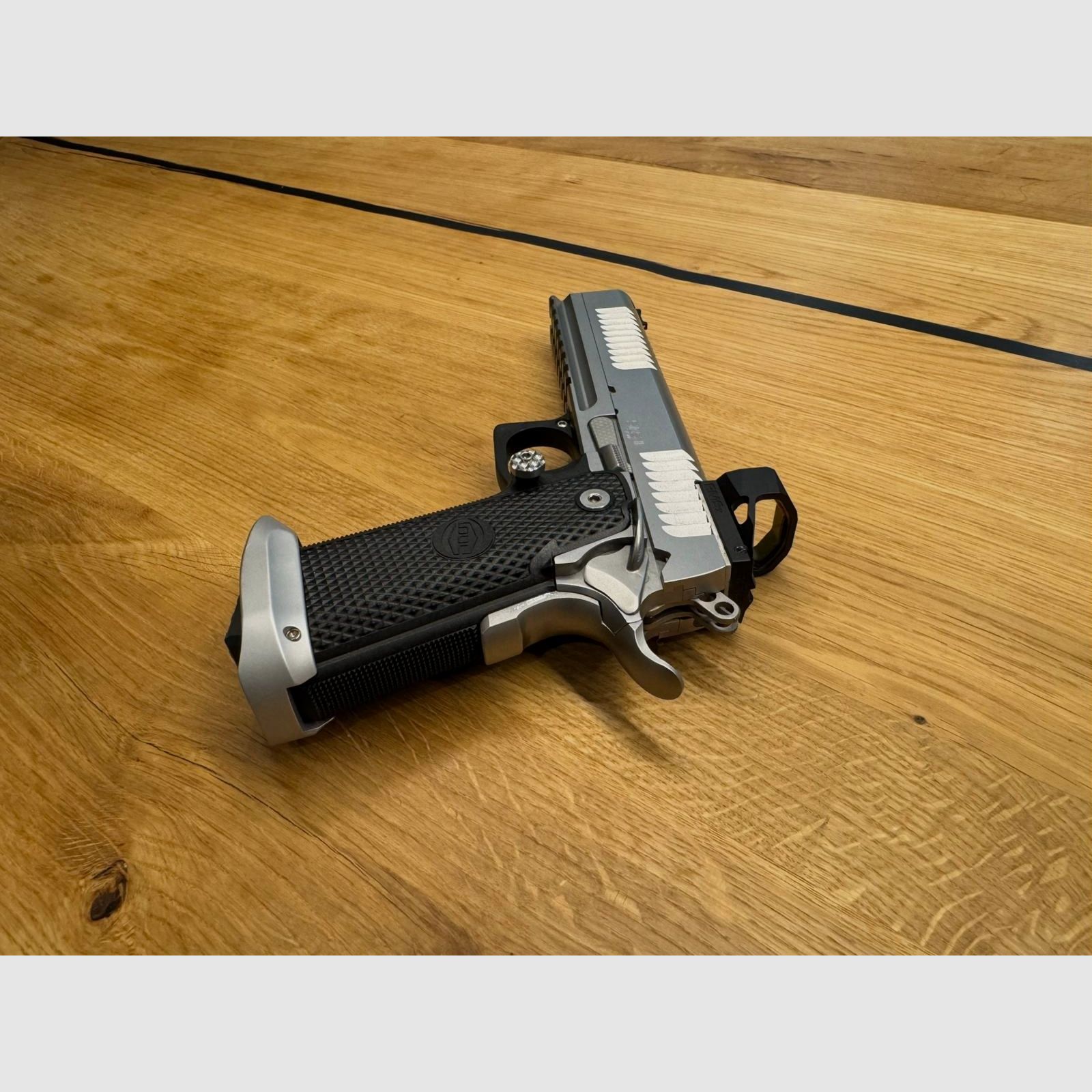 Bul SAS 2 SAW 2011 40 S&W Picatinny opty Reddot IPSC