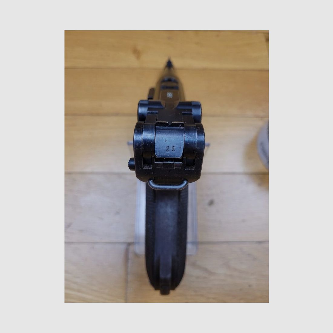 Sehr schöner Luger P08 – Herstellung „S/42“ von Mauser im Jahr 1937 – vollständig monomatrikuliert bis zum Magazin – Verstärkter Rahmen nach 1936 – Präzise im Schuss – TBE+, Bild 20 von 20