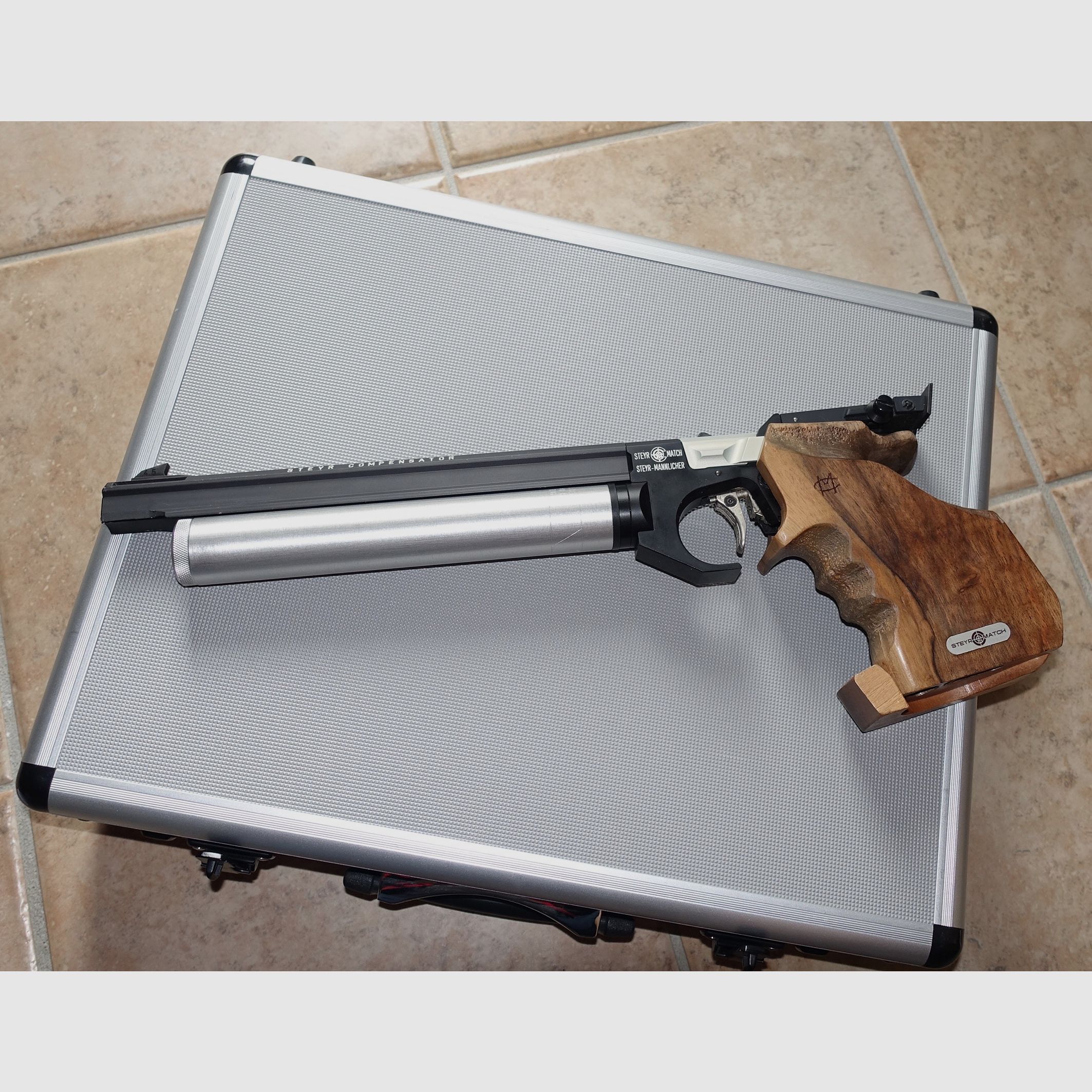 Steyr air pistol LP match pistol / new service + accessories
