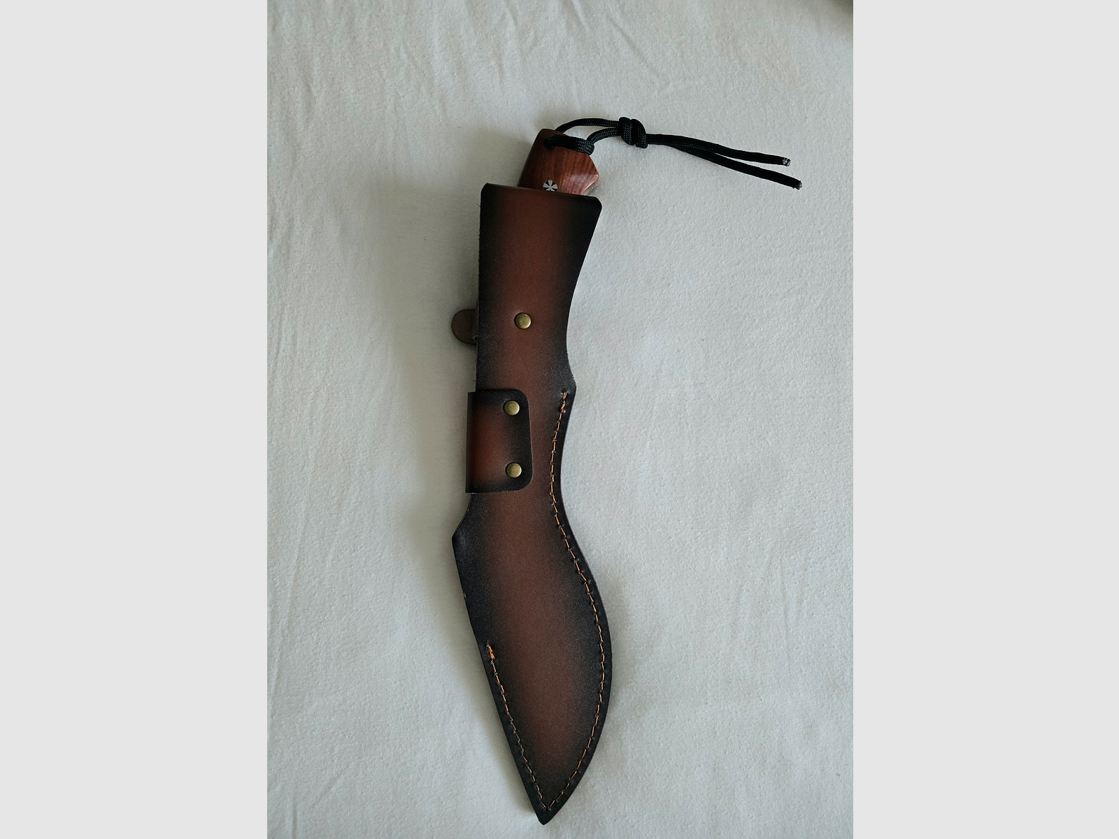 Couteau Kukri Purple Dragon – Couteau robuste pour l'extérieur avec étui en cuir embossé