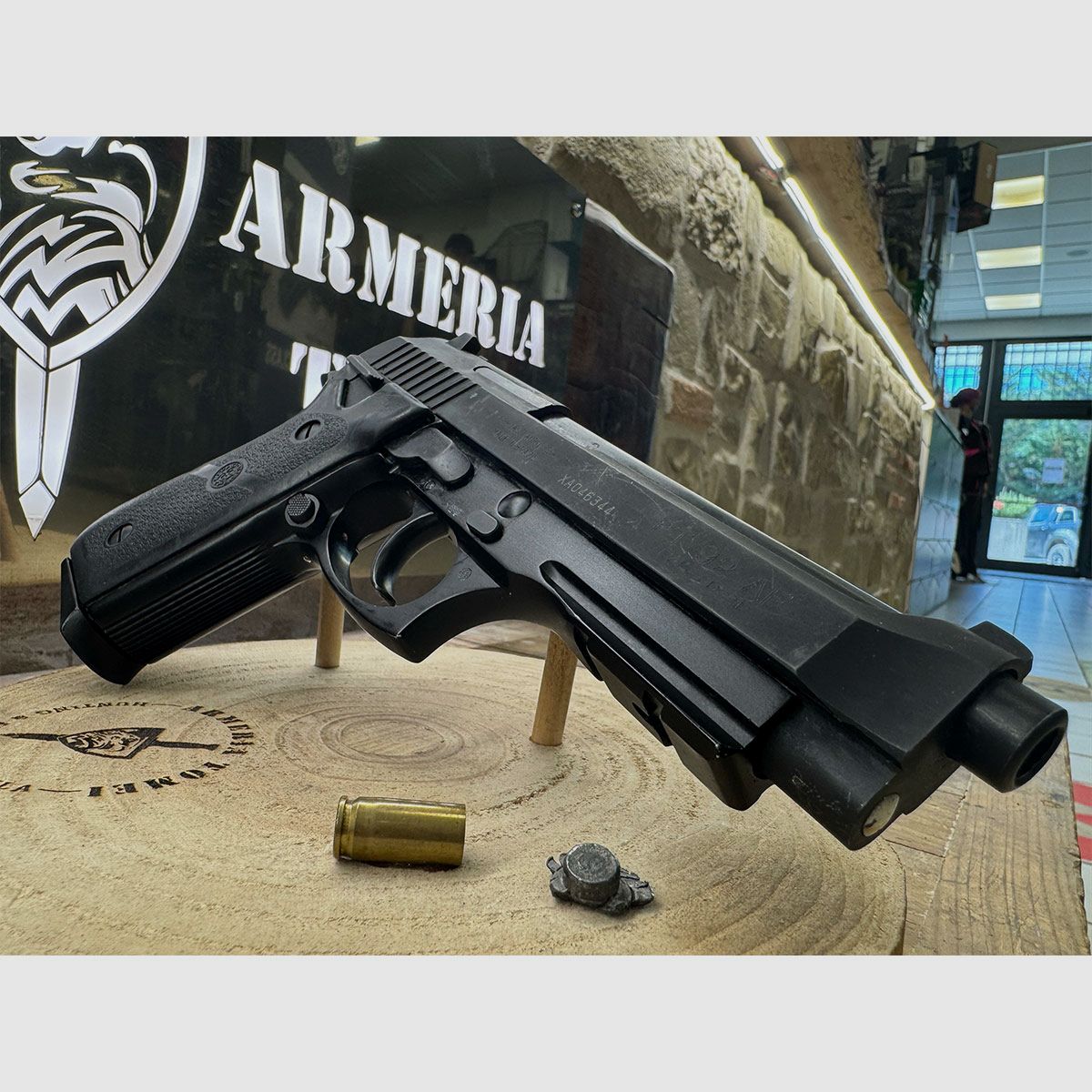UŻYWANY – PISTOLET – TAURUS MOD. PT 92 AF kal. 9×21, zdjęcie 4 z 5