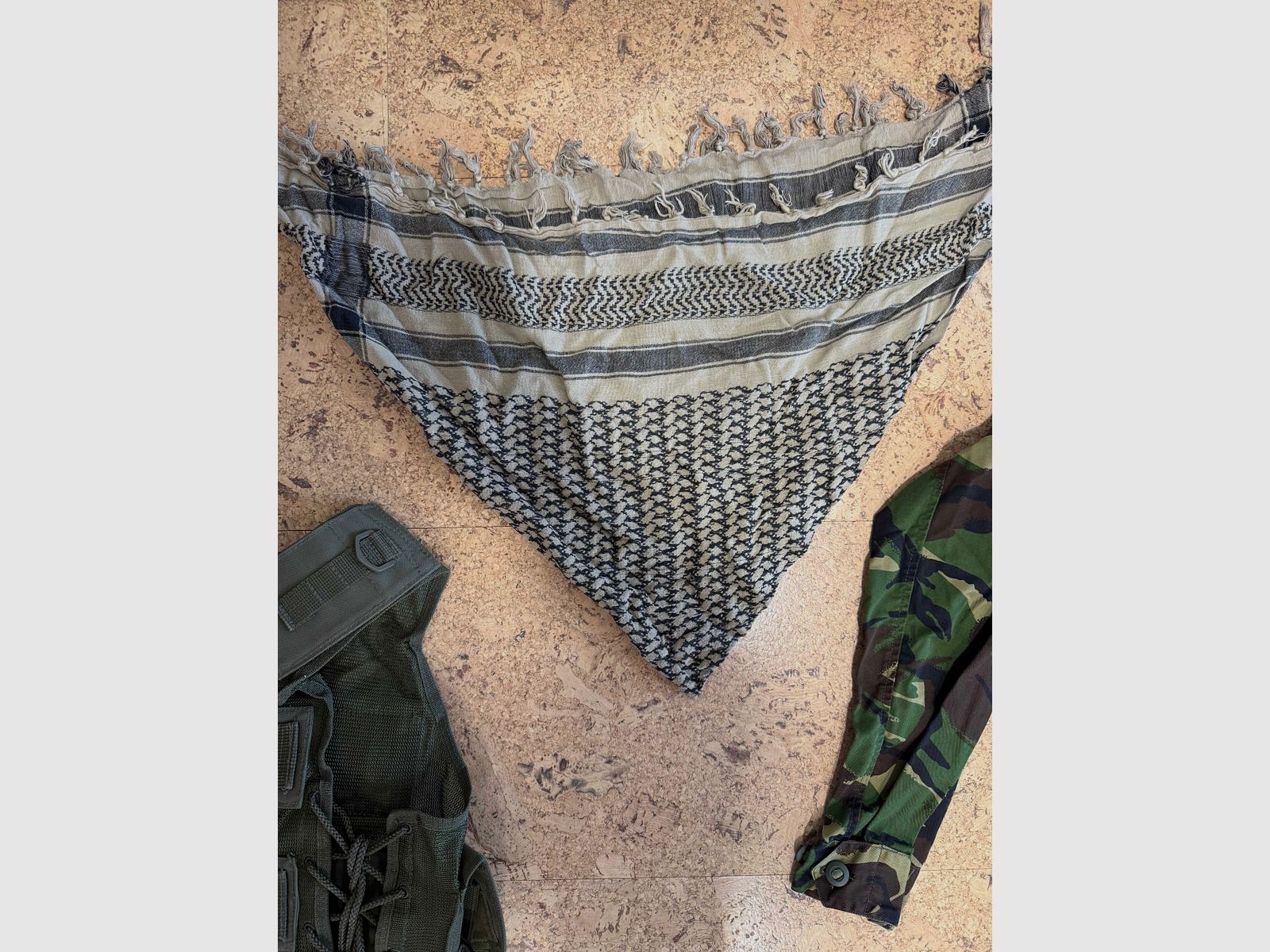 Airsoft-Ausrüstung zu verkaufen – Komplettes Set für Anfänger mit Zubehör in British Army Optik / DPM / Rebellen Outfit