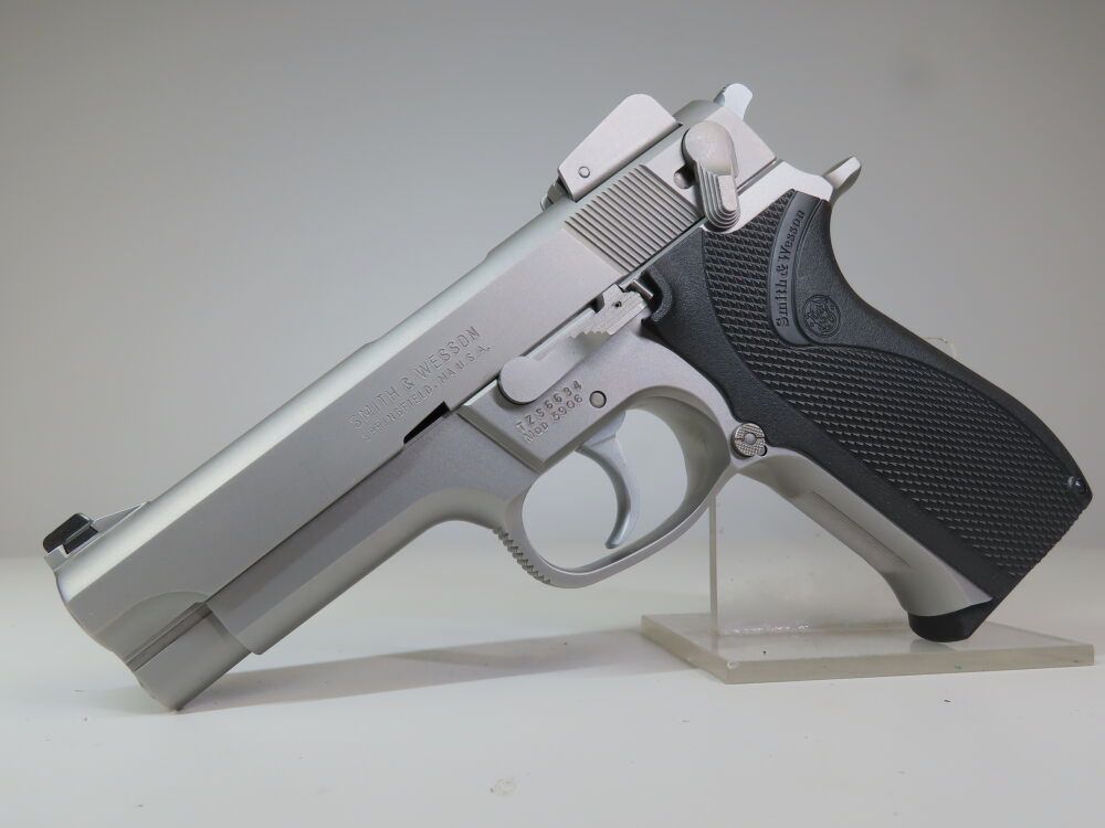 Smith & Wesson 5906