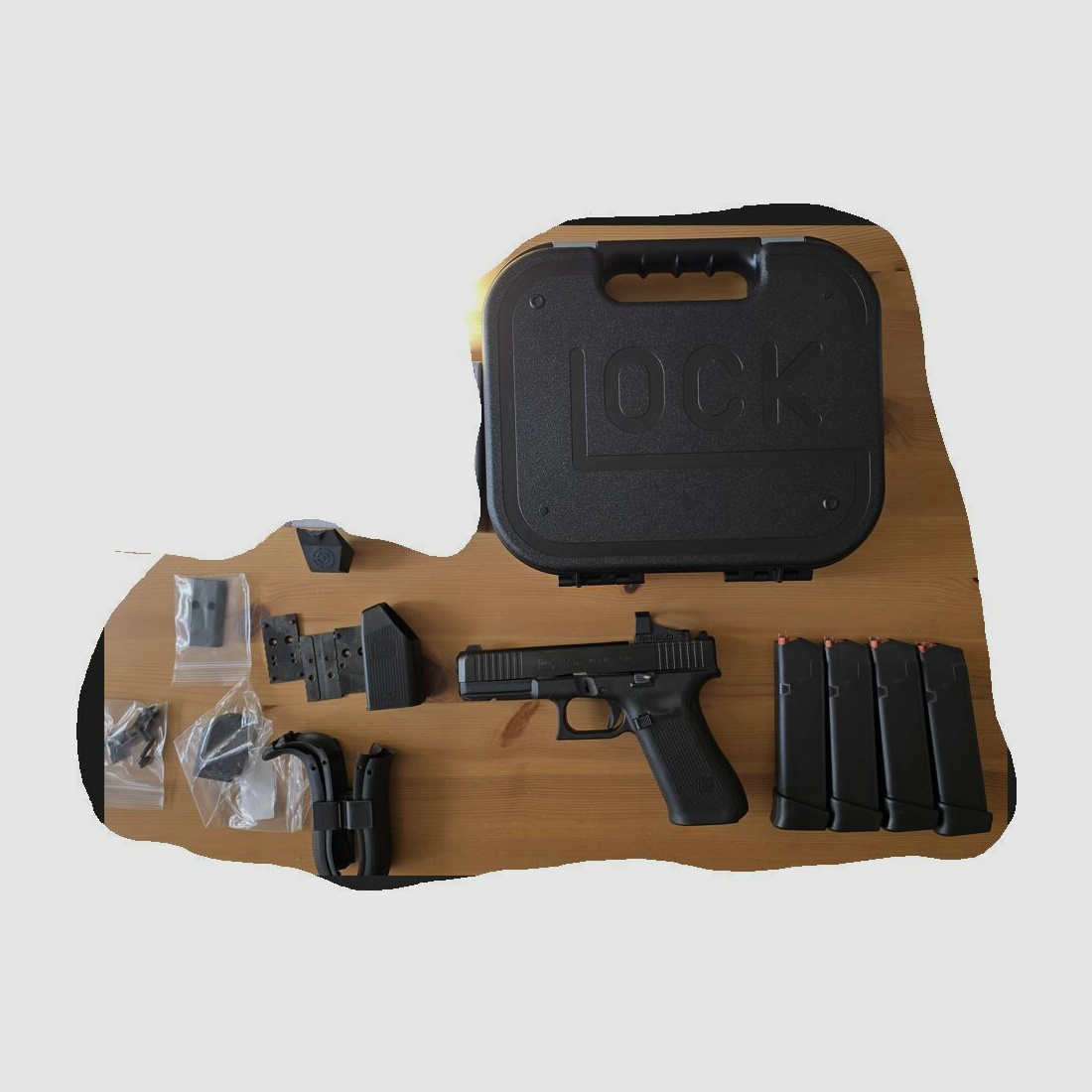 GLOCK GLOCK 17 MOS Gen. 5 mit SHIELD SMSc Red Dot