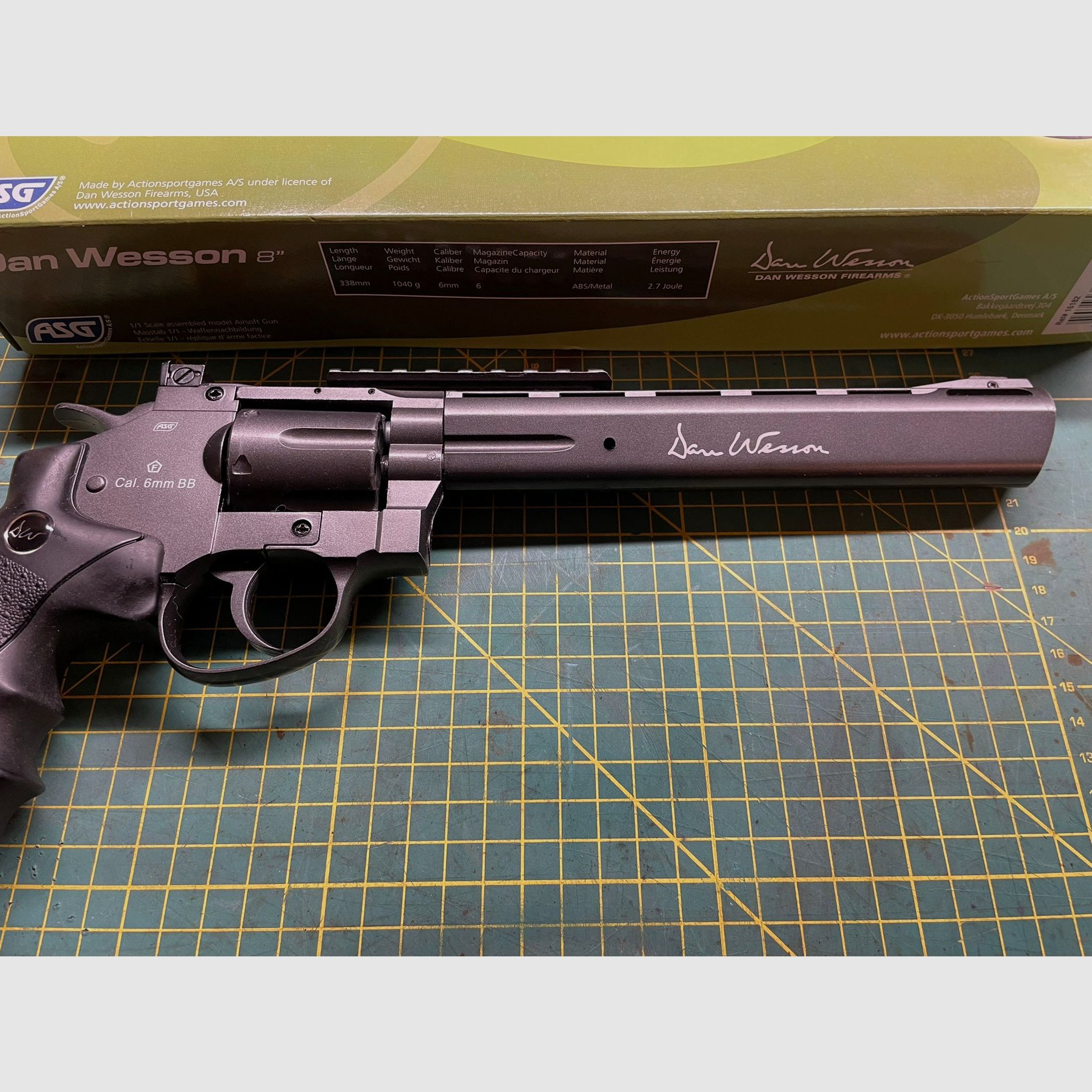 Revólver Dan Wesson 8" Co2 6mm BB