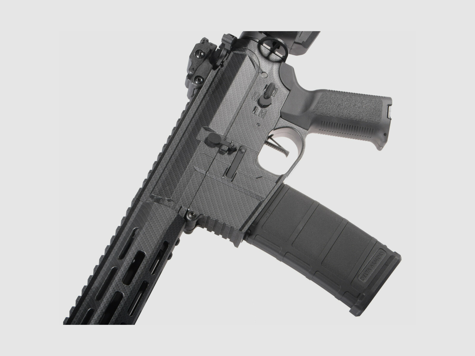M4 AR15 M-LOK 8 pollici CHARLIE Carbon S-AEG Fucile Airsoft Libero da 18 anni | Delta Armory