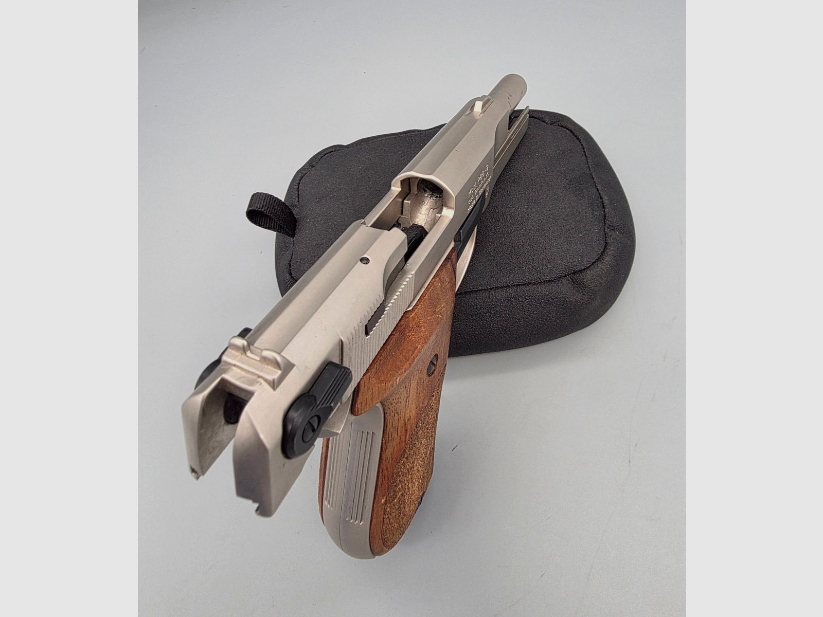 Collector rare Walther P88 caliber 9mm PAK in nickel with wooden grips from the year 2002 with PTB 764 blank firing SRS