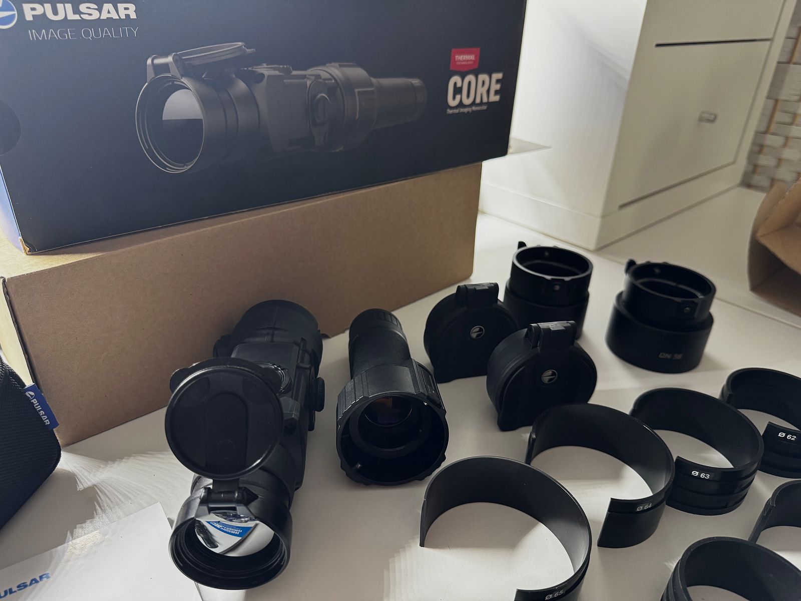 Pulsar core  FXQ55BW Neuwertig inkl 2 Montageadapter und Zubehör 
