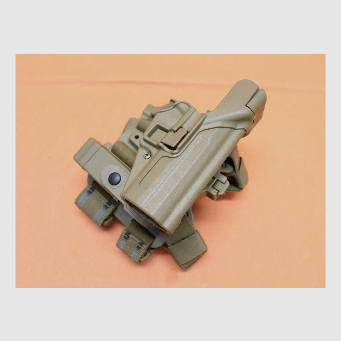 Blackhawk Blackhawk Holster System SERPA Tactical Level 3 RH Heckler & Koch HK P8 (Bundeswehr) coyote CT