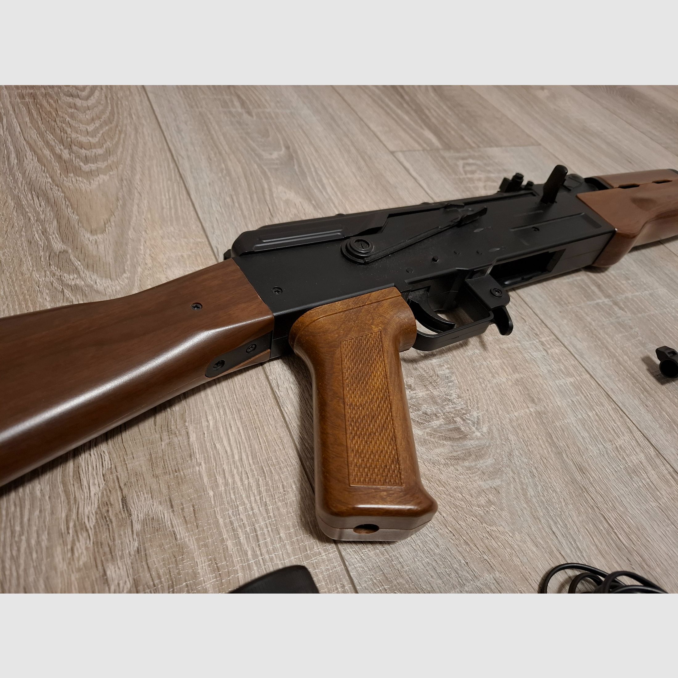 Well AK 74 M aeg <0,5 Joule+ Mauser C96 Federdruck , Bild 5 von 11