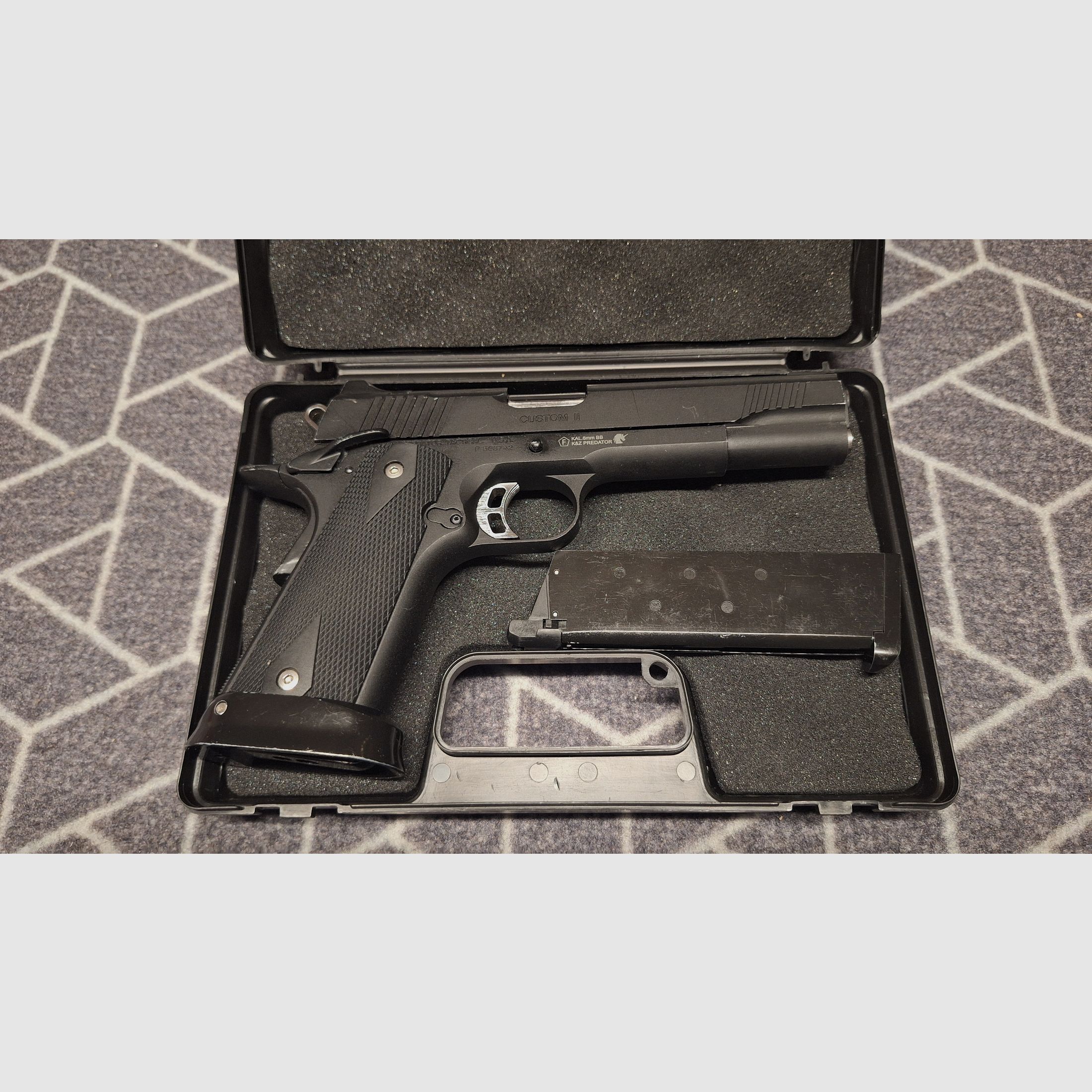 King Arms Predator Tactical Iron Shrike GBB Airsoft-Pistole