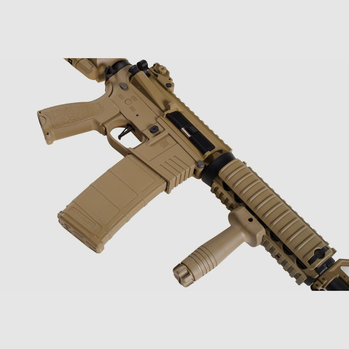 AR15 CQB-R CHARLIE TAN S-AEG Rifle Airsoft Libre a partir de 18 Años | Delta Armory