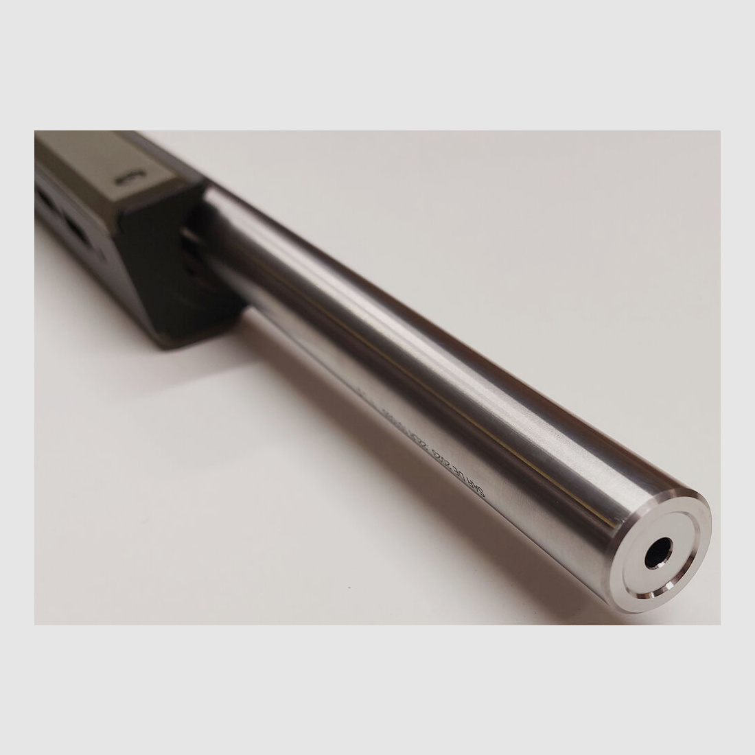 Schwaben Arms GmbH - Novità - SAR 10/22 MATCH fucile semiautomatico, calibro .22L.R., con canna bull e calcio MDT ORYX