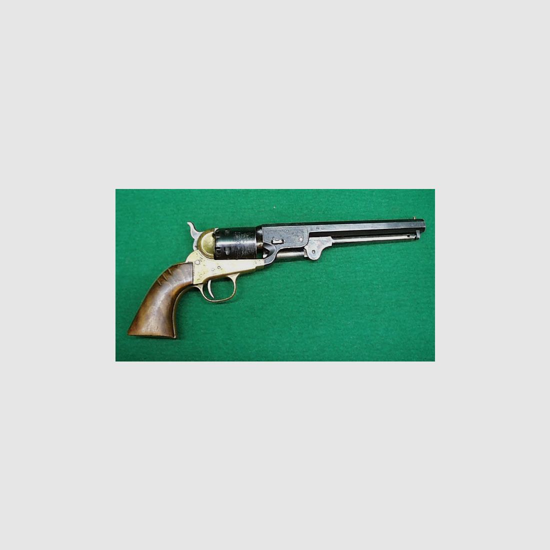 Hege Revolver Colt 1851 Navy, graviert