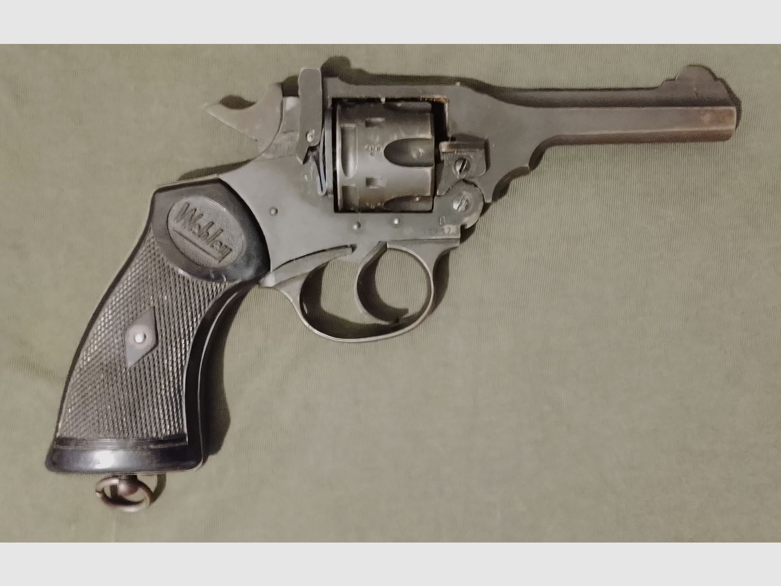 Original Webley Mark IV Revolver umgebaut auf 9mm Knall mit PTB und somit frei zu verkaufen ab 18 Jahre