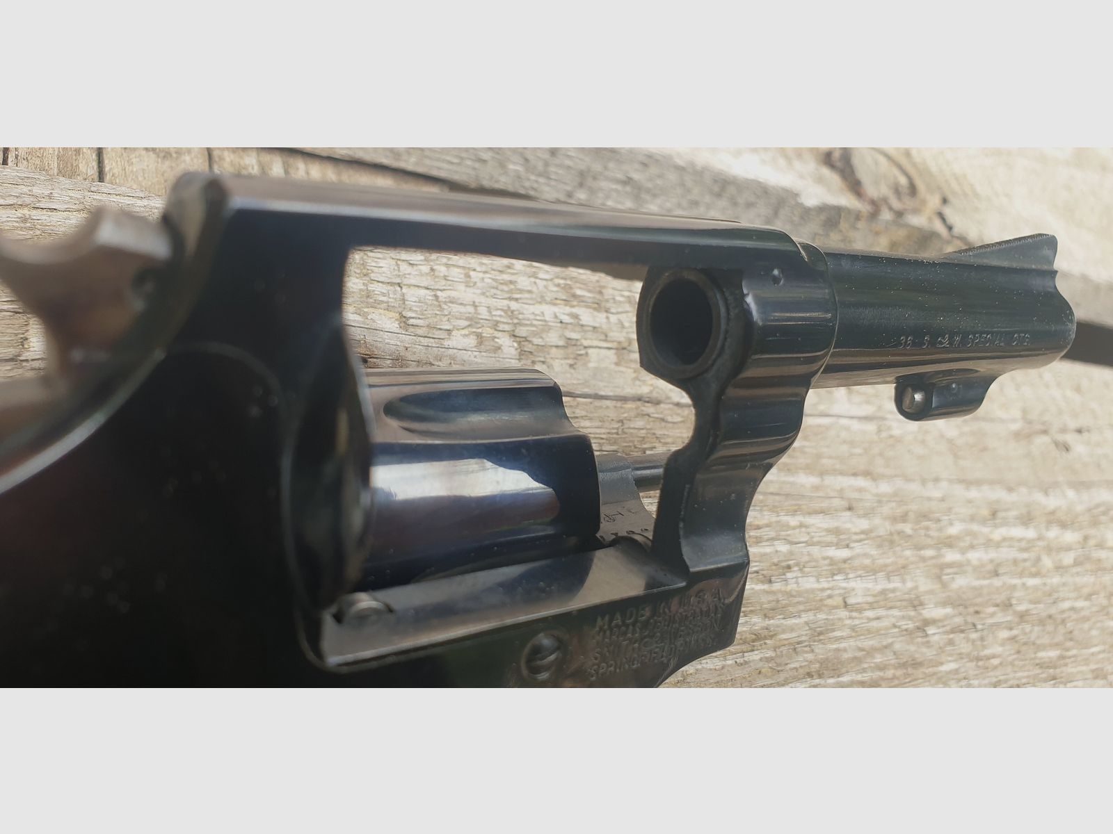 Revolver, Smith&Wesson, Mod 36,  Kal..38Spec. 2,5Zoll / Lauf, Griff mit Schuppen-FH