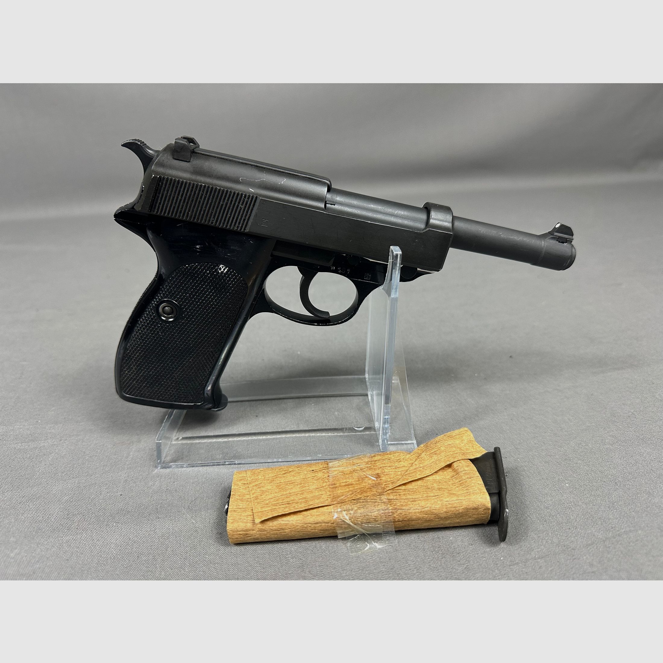 Walther P1  9mm Luger mit 2 Magazinen