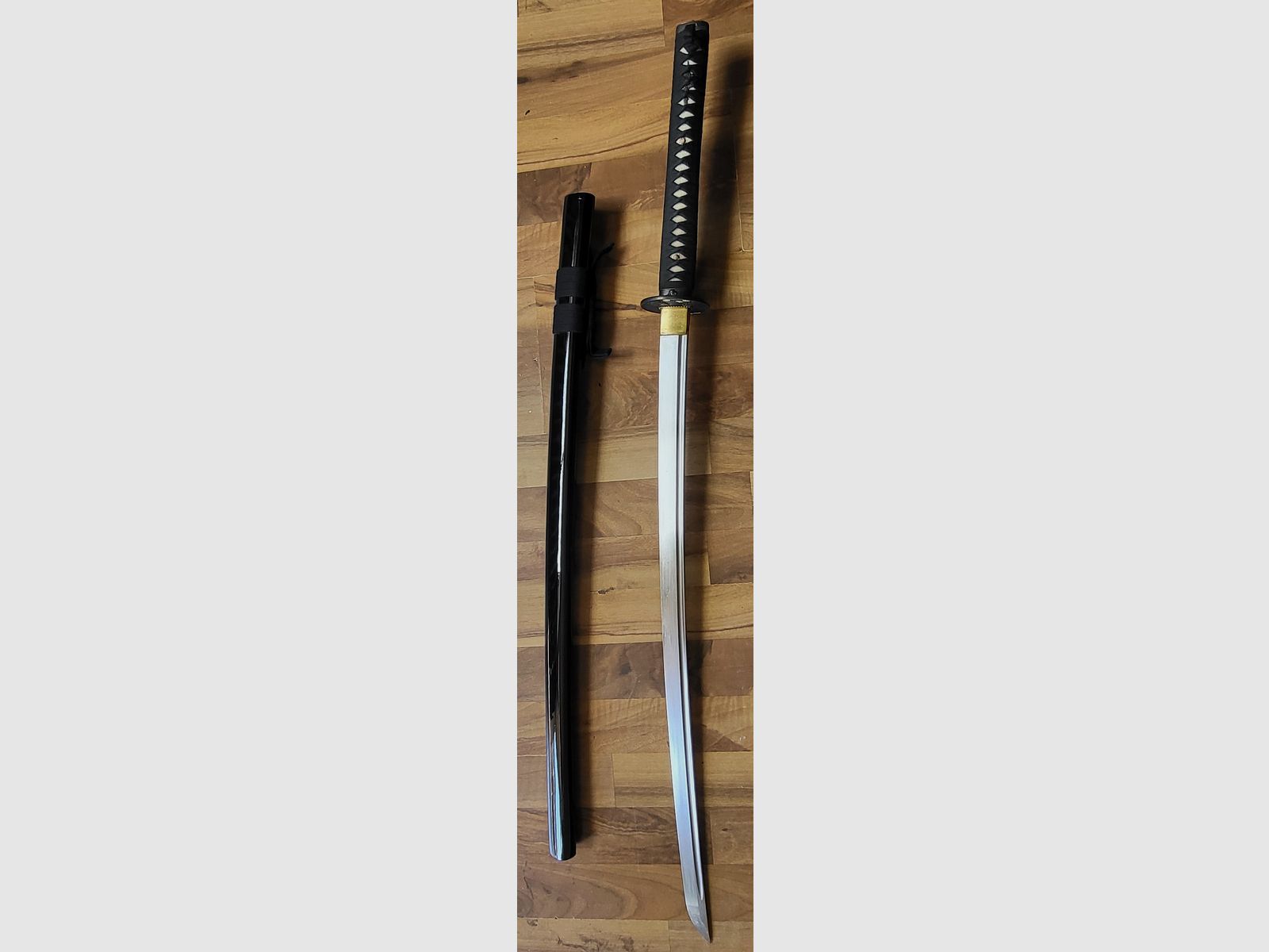 Katana samurai sword by Johnn Lee with forged blade