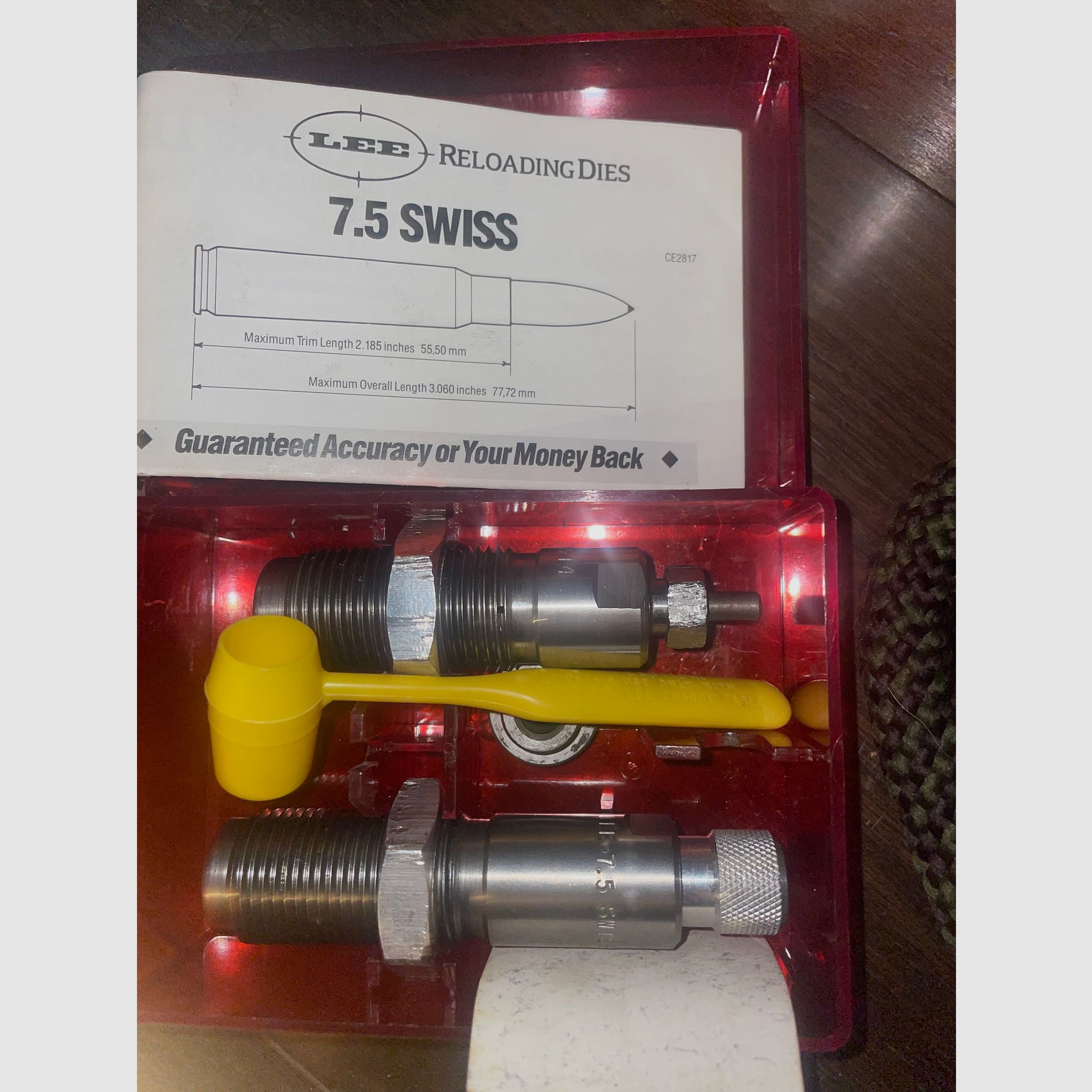 Estación de recarga RCBS con muchos accesorios y matrices