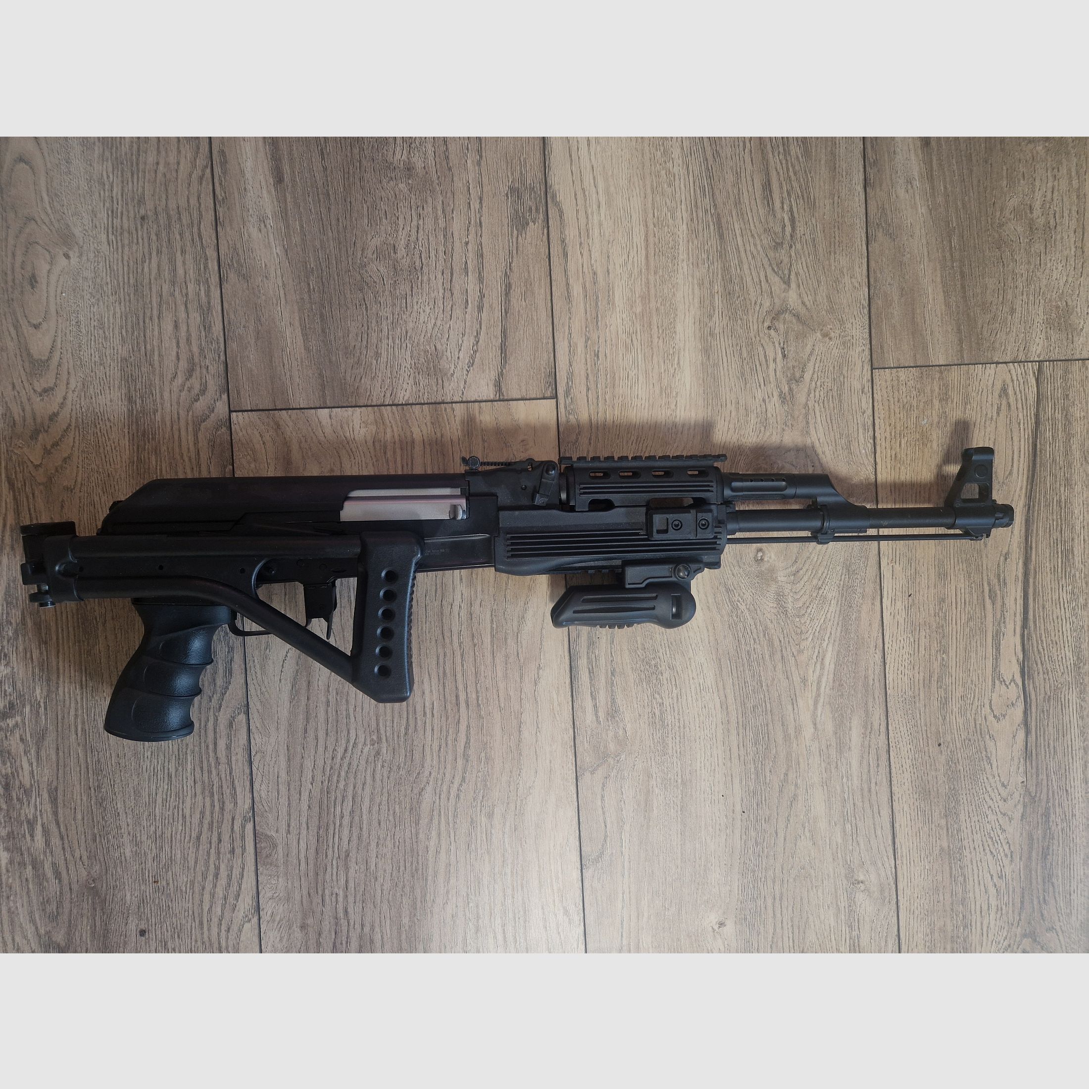 Begadi AK Sport "Tactical" S-AEG mit CORE EFCS / Mosfet & Klappschaft
