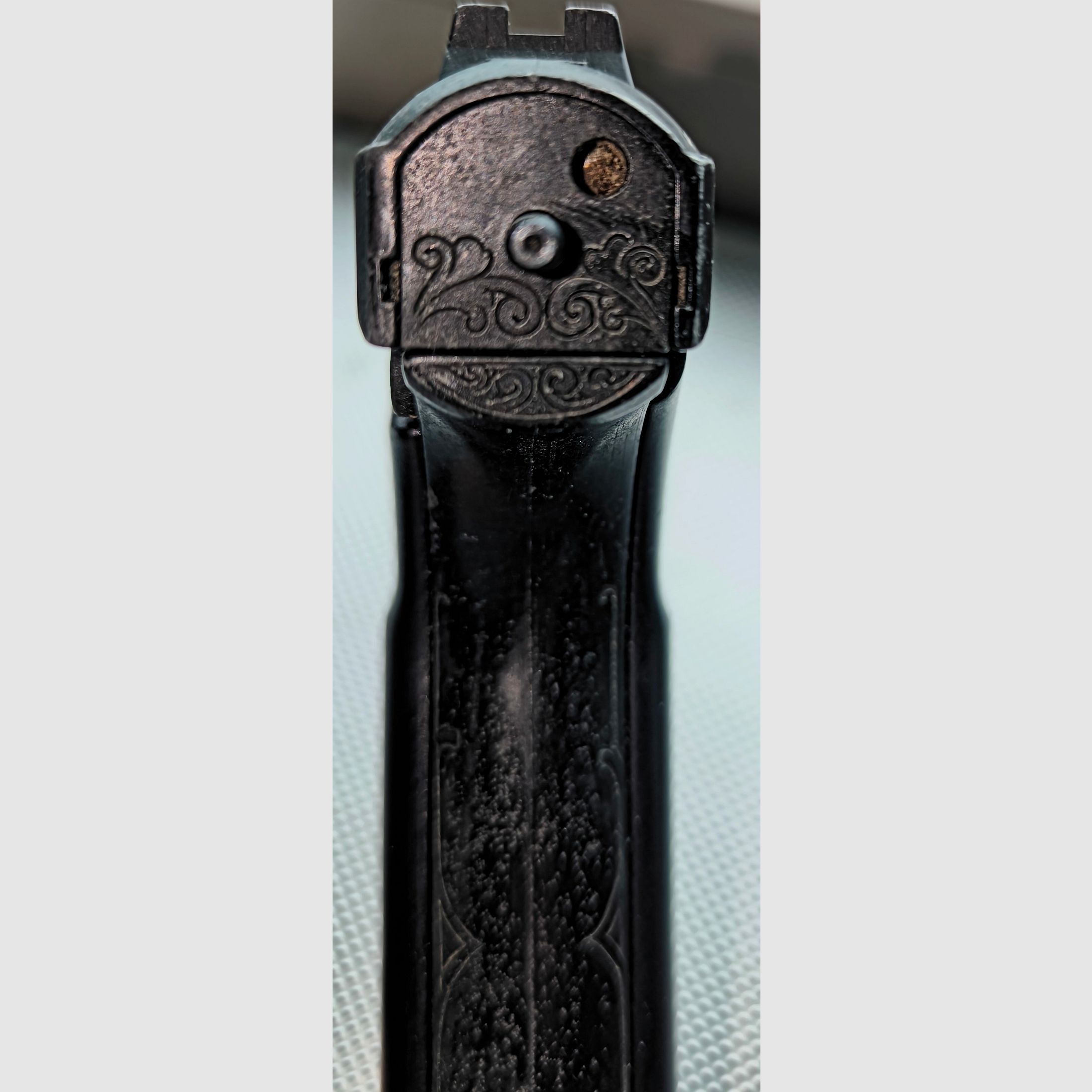 Prezzo VB!! ⚠️ Attenzione collezionisti - pezzo da vetrina - assoluta rarità - Heckler & Koch SP9 con incisione di fabbrica una vera rarità degli anni '90 - ottimo stato visivo e funzionale!! Assolutamente come nuovo e mai sparato!! PTB Nr. 541 ⚠️ Spese di spedizione gratuite!! 