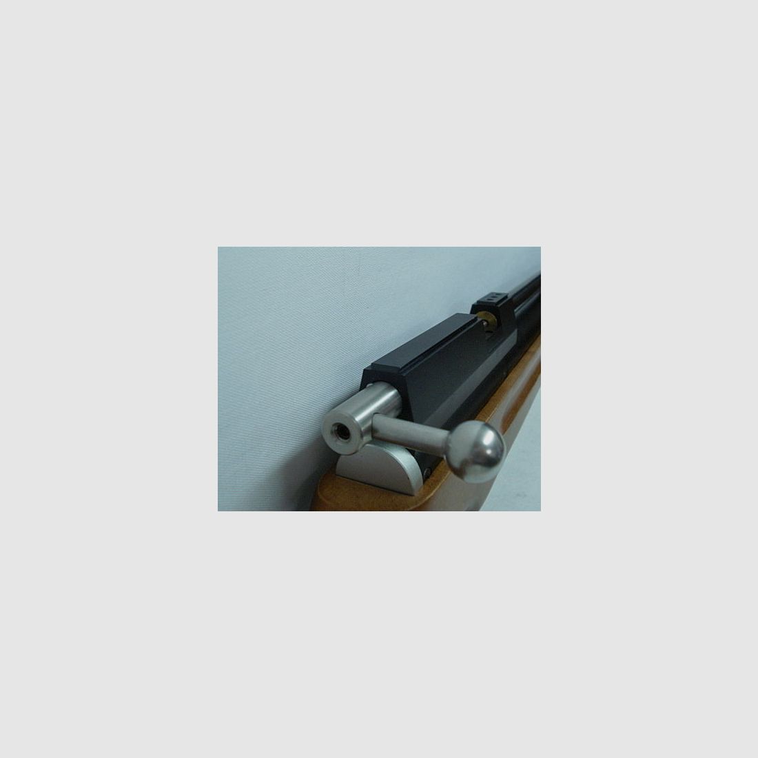 Rifle de aire InnoMar M10 PCP Cal. 4,50mm, Culata de madera