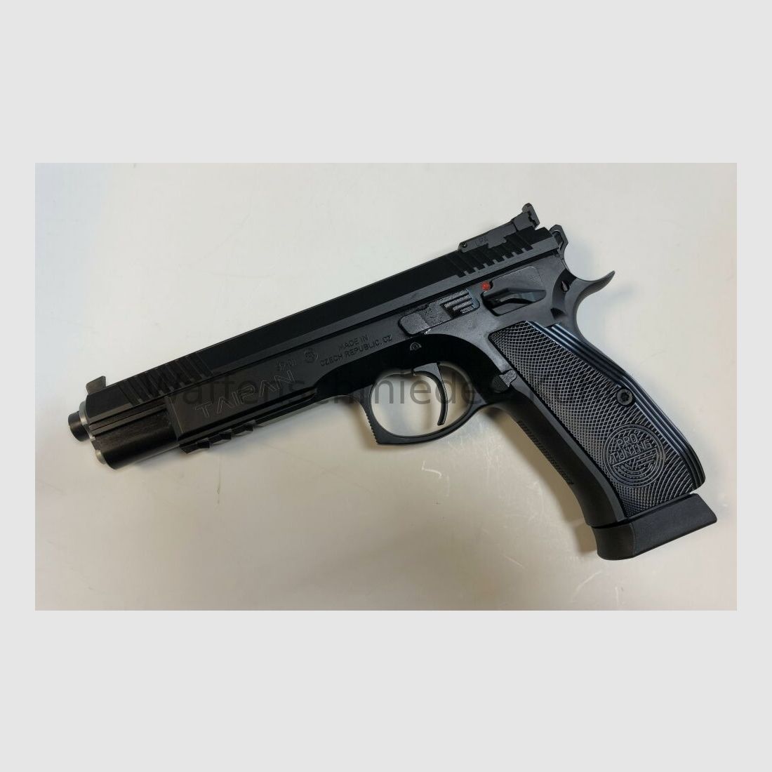CZ*** CZ 75 Taipan
