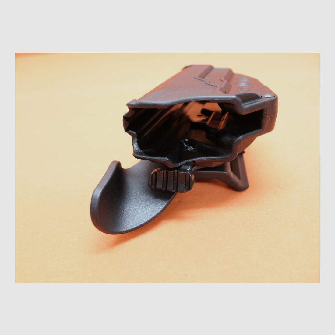 5.11 ThumbDrive Holster (50101) 019 Black: SIG Sauer P228/ P229 (with rail/accessory rail) right hand black