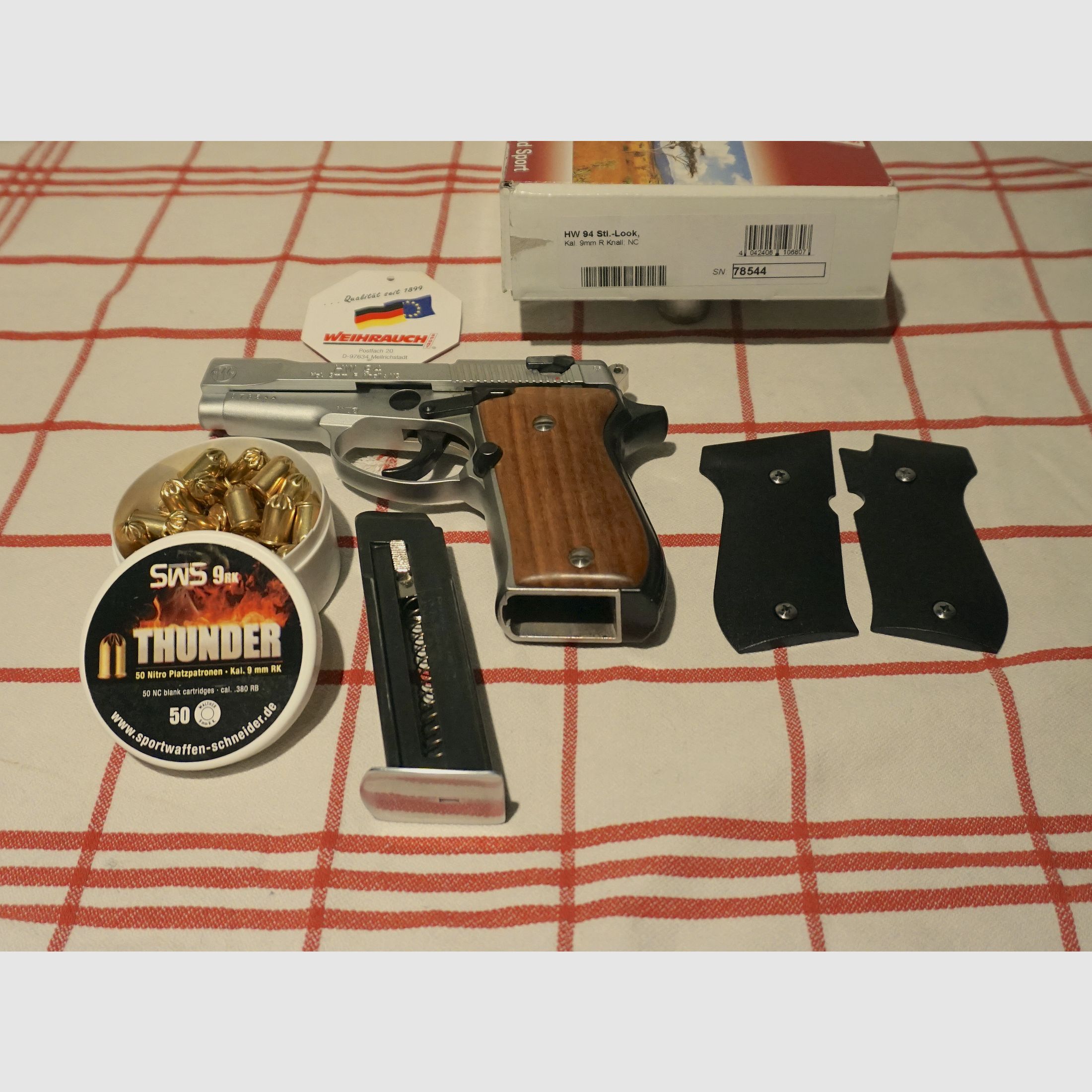 Weihrauch HW 94 Stainless-Look, Echtholzgriffschalen, Kaliber 9 mm R.K. incl. 50 Patronen