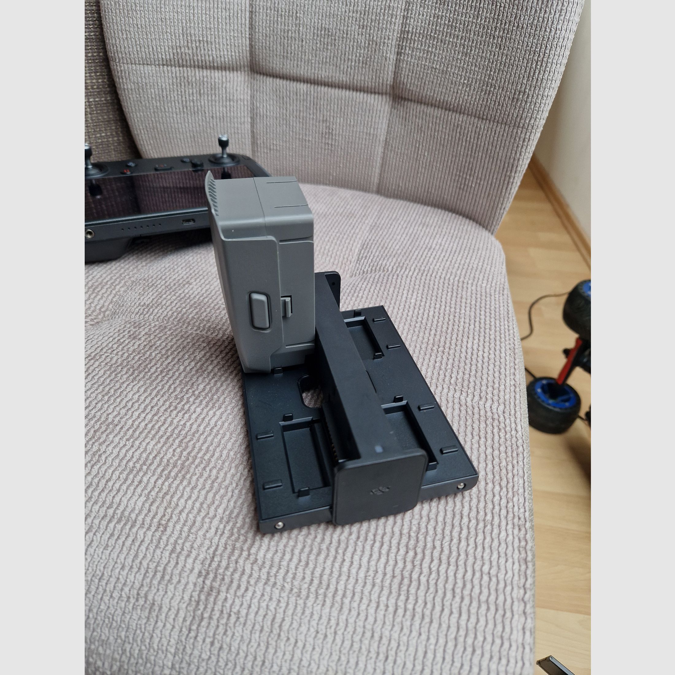 NUOVO DJI Mavic 2 Enterprise Advanced termografia 640 tempo di volo totale del dispositivo due ore entrambe le batterie hanno solo 4 cicli di carica.