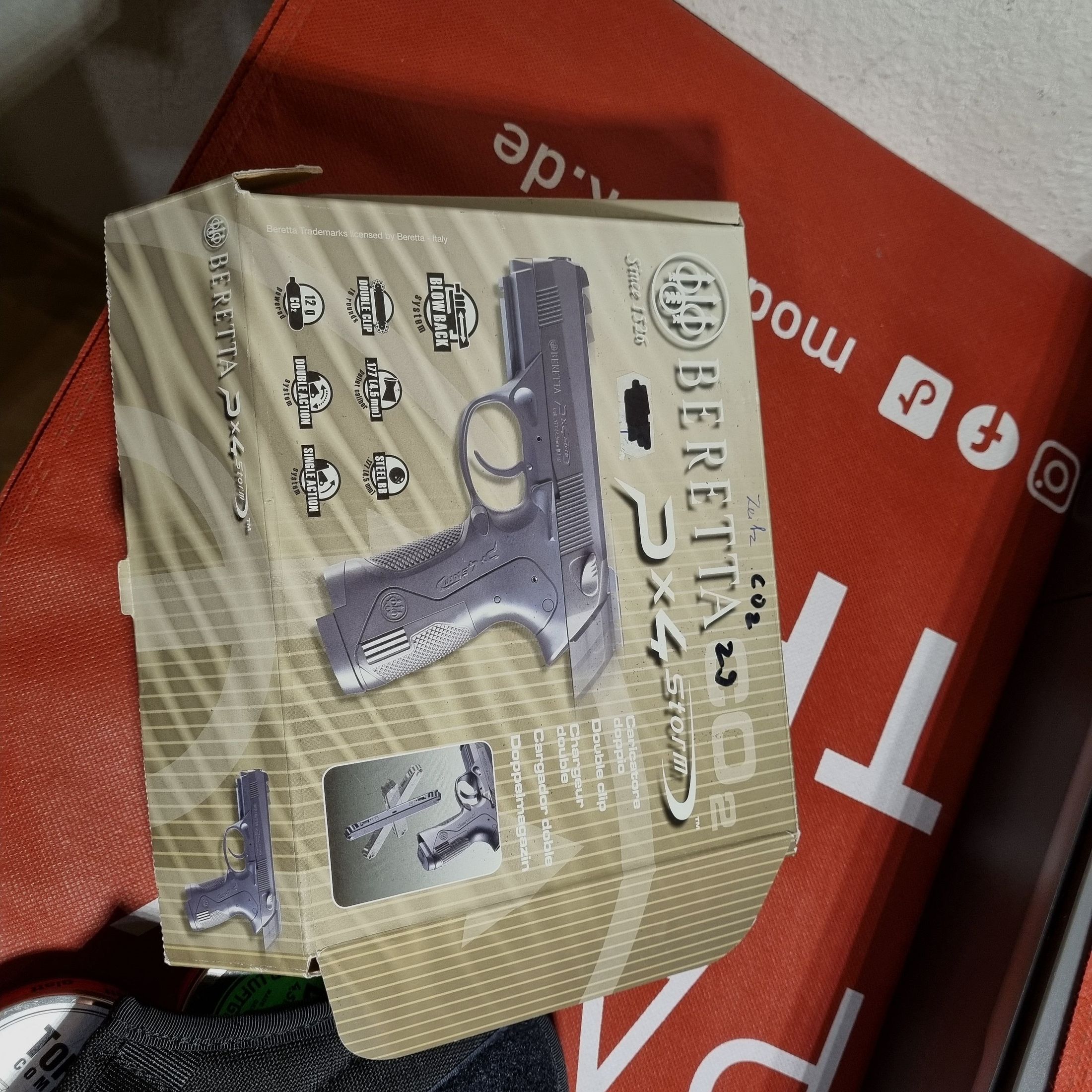 Pistola CO2 Beretta Px4 Storm, 500 diablos y balas redondas