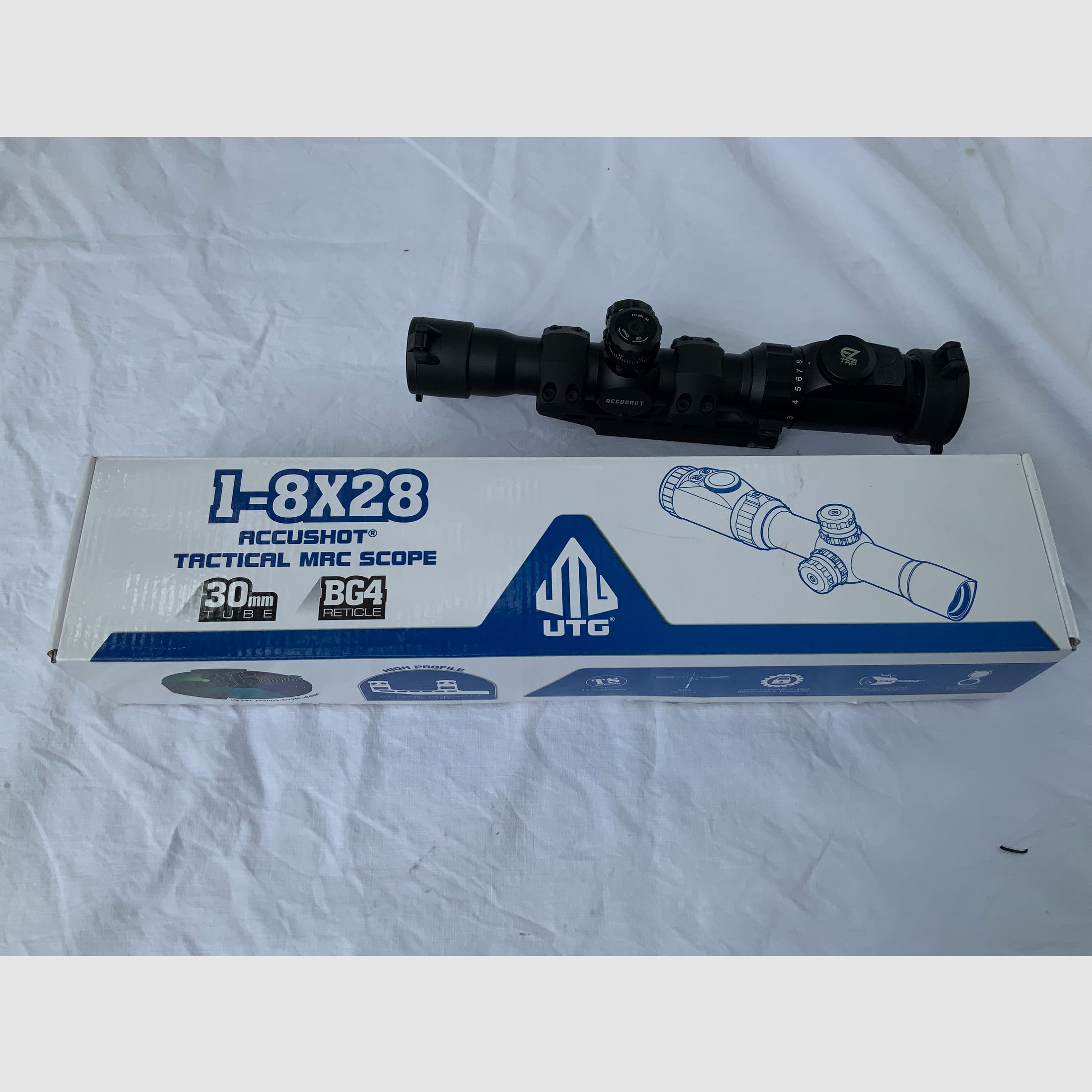 UTG ACCUSHOT 1-8 x 28