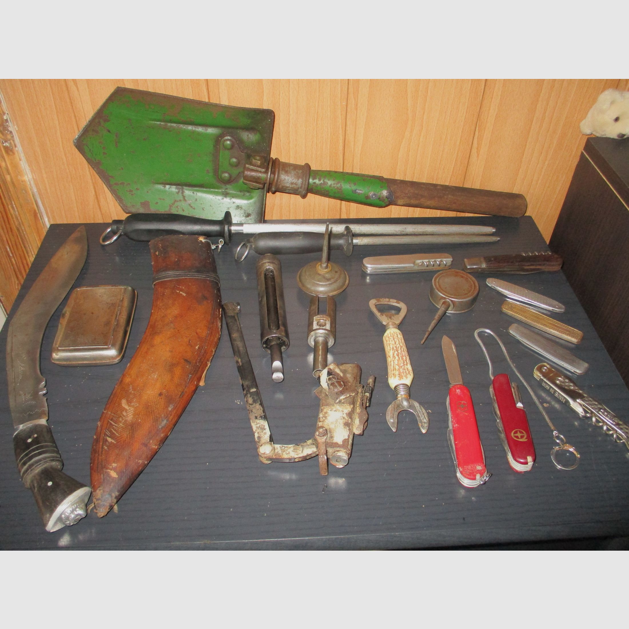 Haenel Suhl DDR Model 303 spare parts, pocket knife, Solingen whetstone, spade.....