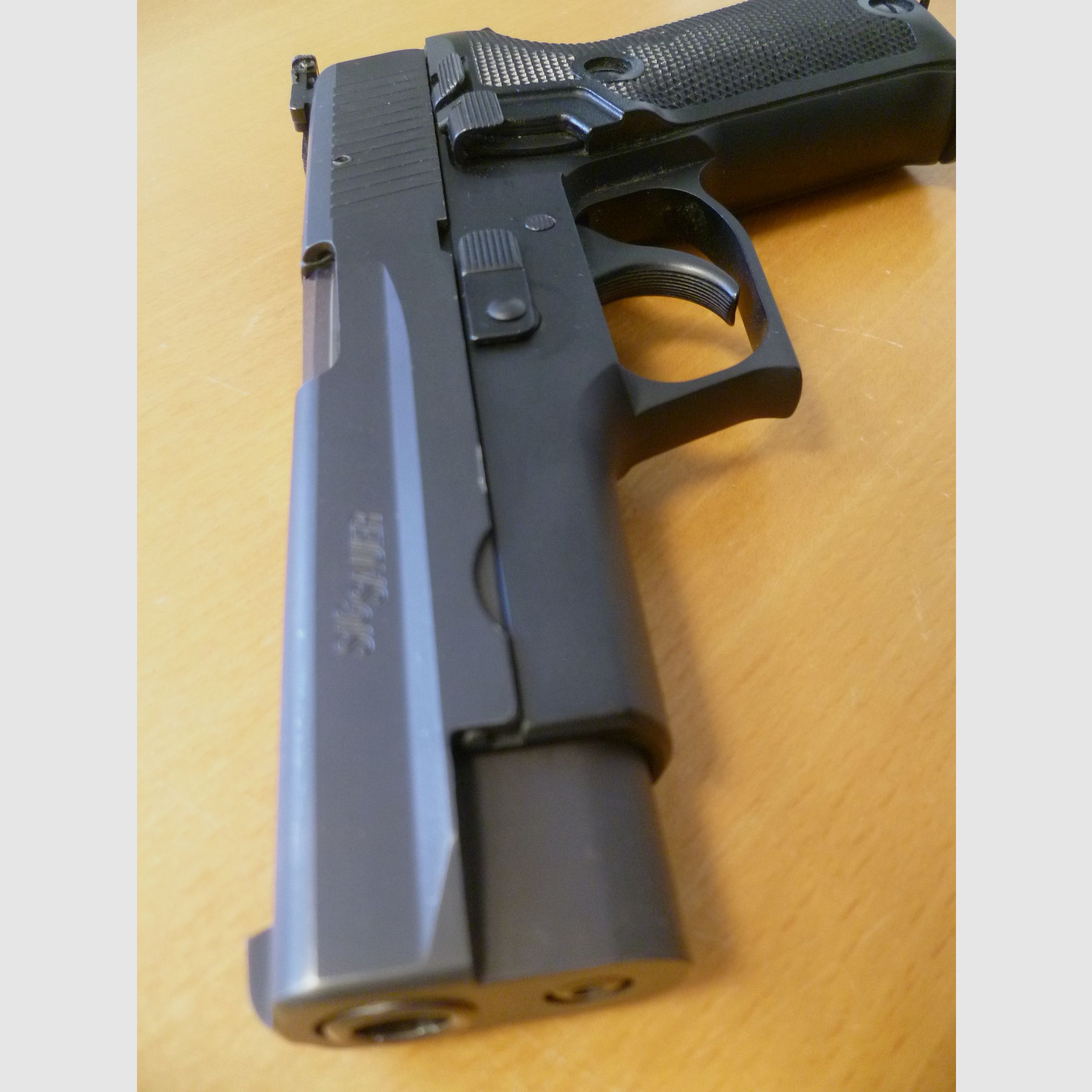 Pistole SIG Sauer P220 9mm Luger