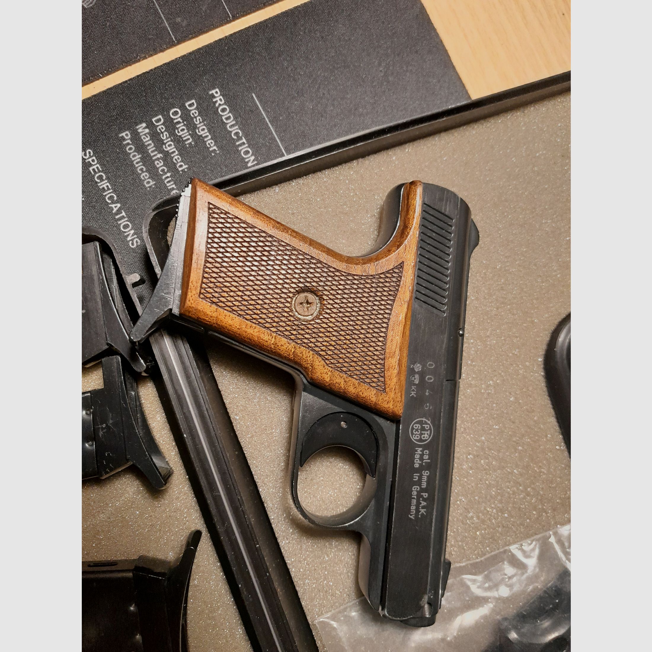 Reck Goliath with 4 magazines