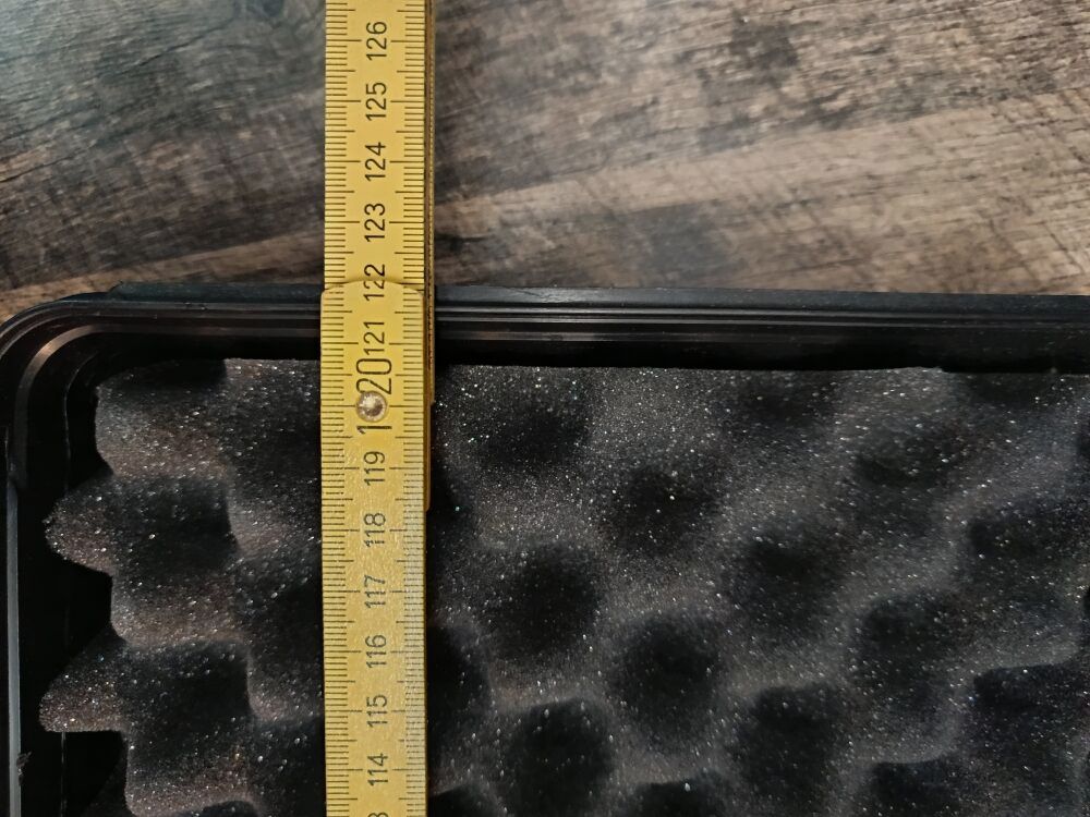 Diverse harde koffers verschillende