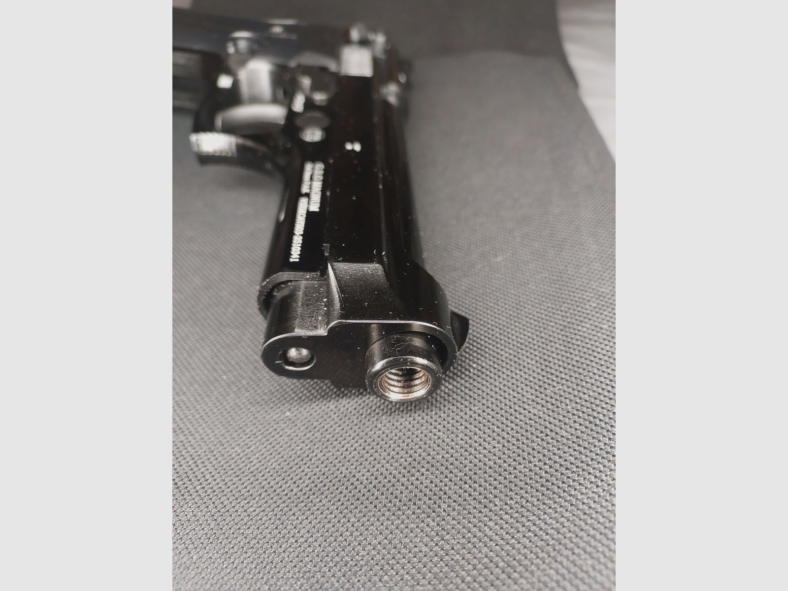 Pistola de fogueo Ekol Firat Magnum en negro, calibre 9mm P.A.K. (PTB 1112) como nueva!